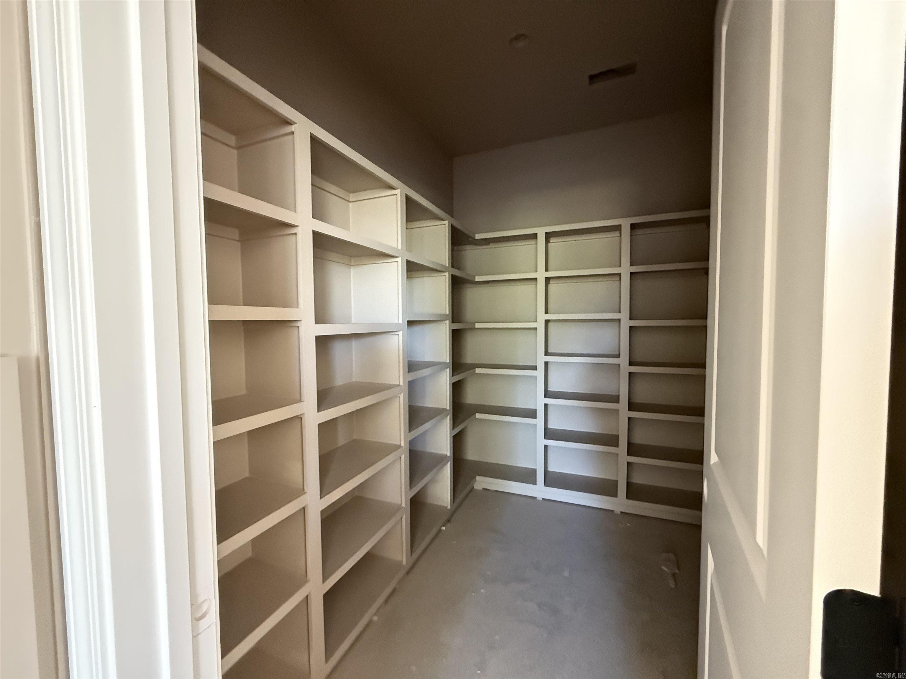 PLANTATION HILLS - Residential