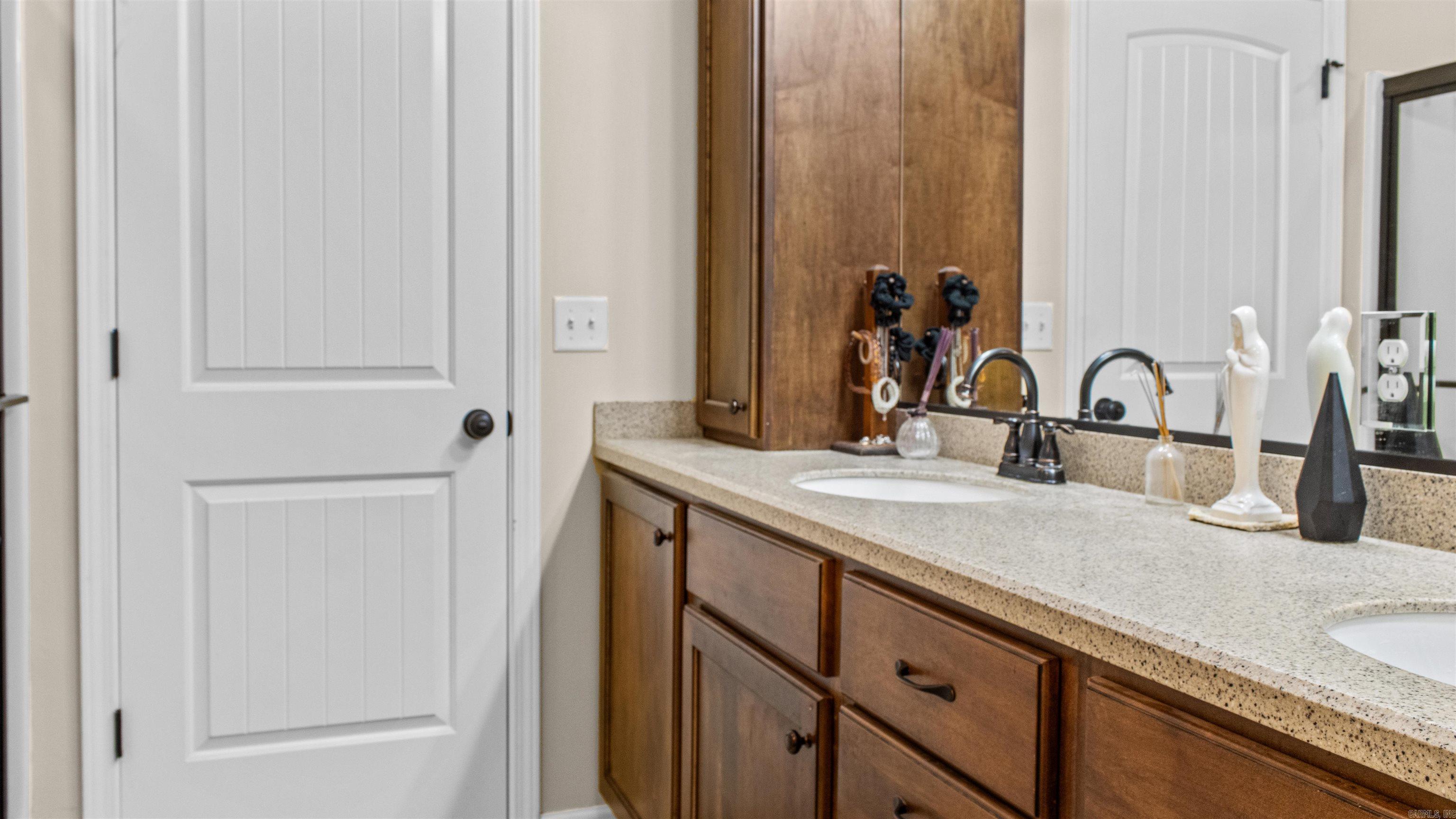 GREGORY'S - Residential