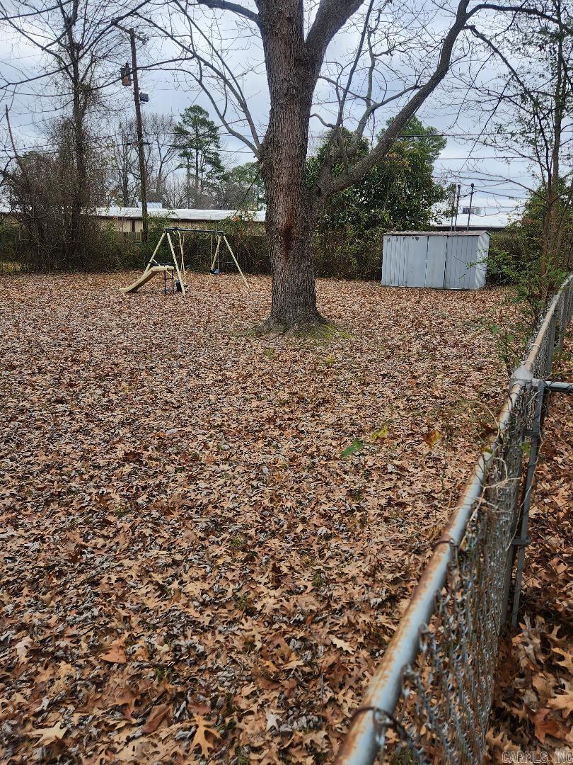 BEVERLY TERR - Residential