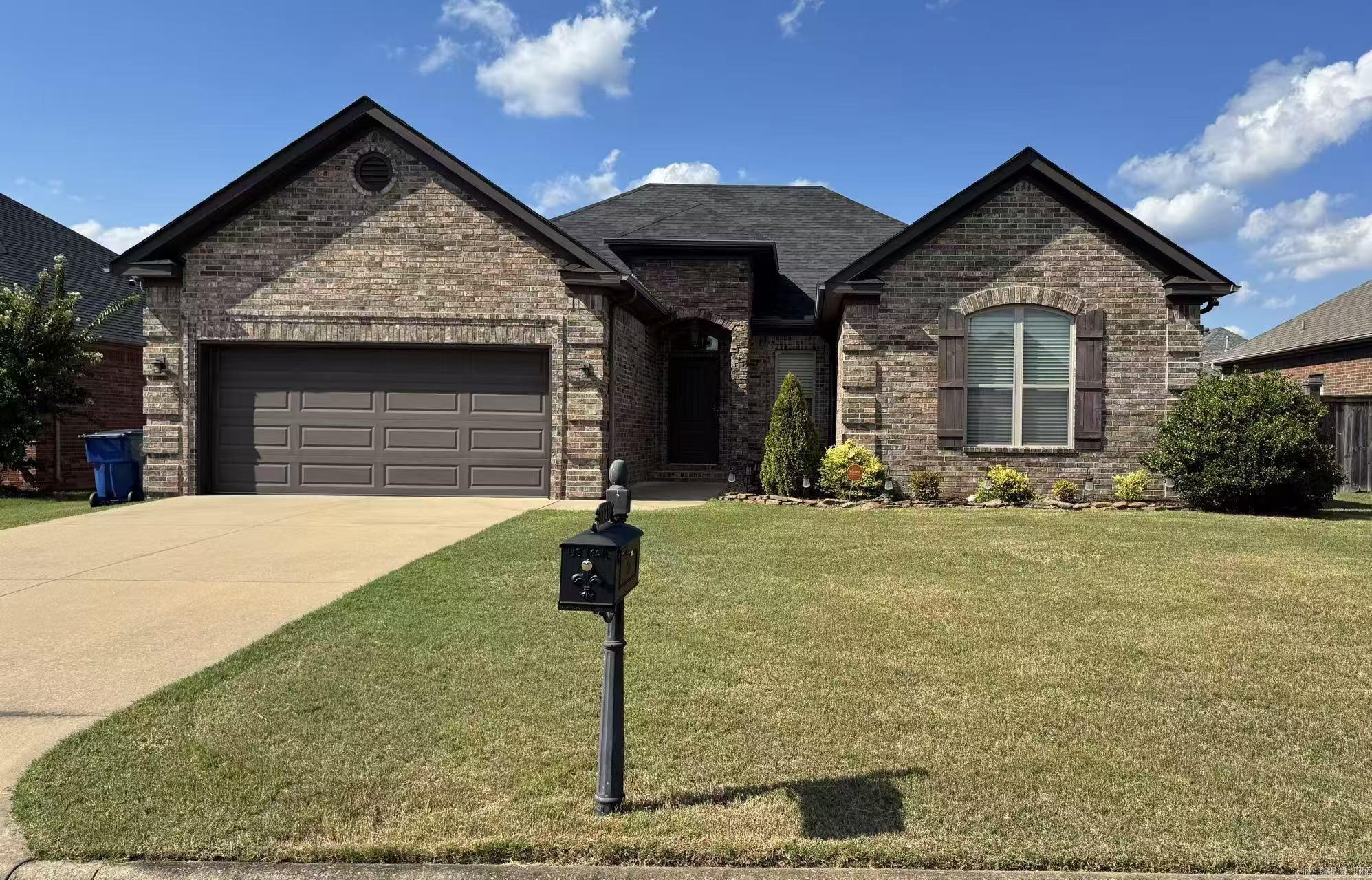 Text 6469209057 for a showing! This beautiful spacious 3 bedroom 2 bathroom home is situated in one of the best locations in Maumelle - County club of Arkansas! It is close to shopping, dinning and schools, it is easy access to highway and other major roads. Popular open floor plan features high ceilings, gorgeous hardwood; kitchen offers granite countertops, stainless steel appliance and island; the master bedroom is oversized with tray ceiling, master bathroom is equipped with double vanities, tiled shower and jacuzzi bathtub; fully fenced backyard with covered patio is perfect for family entertaining. Listing company does not represent the landlord.