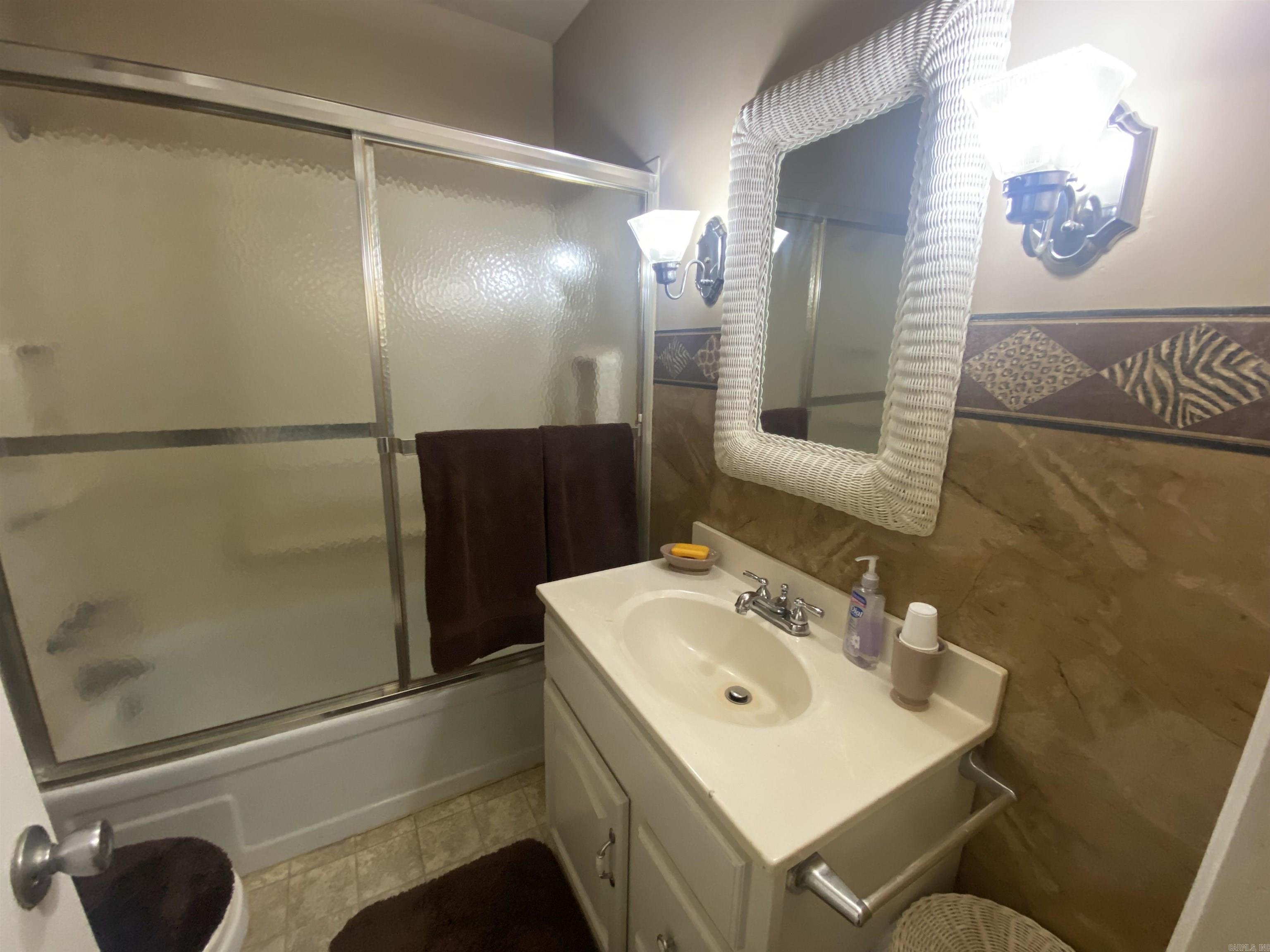 POINSETT LUMBAR & MFG - Residential