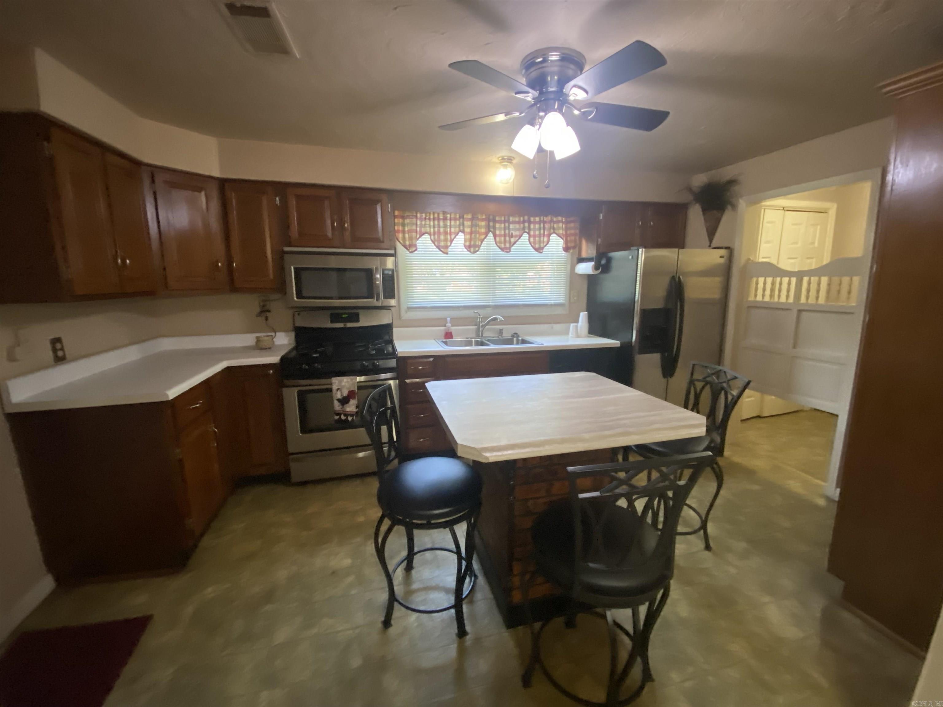 POINSETT LUMBAR & MFG - Residential