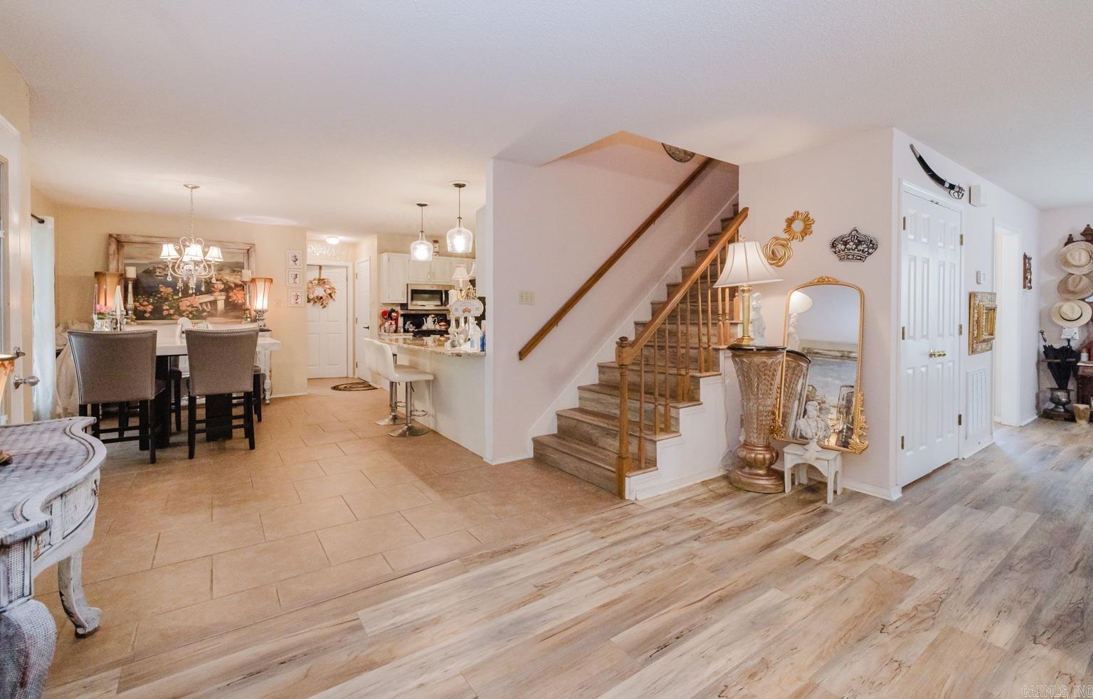 RIVER OAKS - Residential