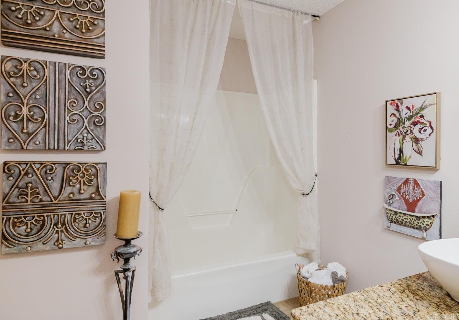 RIVER OAKS - Residential