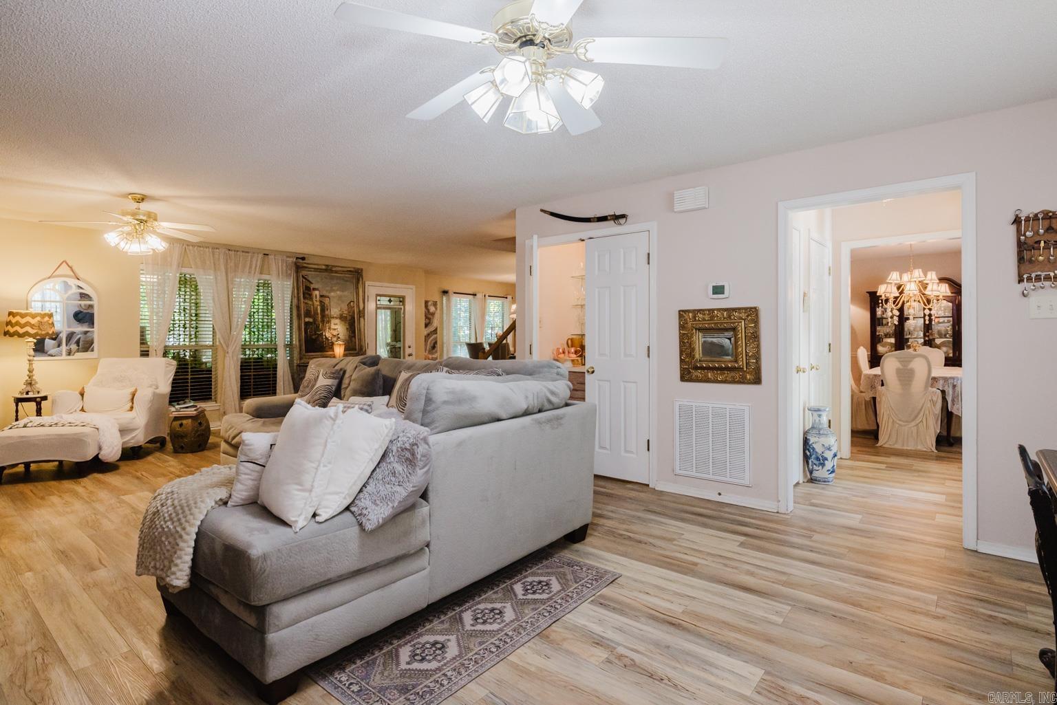 RIVER OAKS - Residential