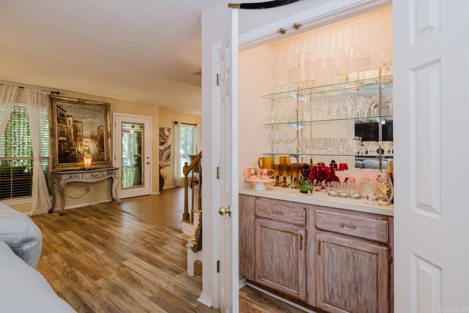 RIVER OAKS - Residential