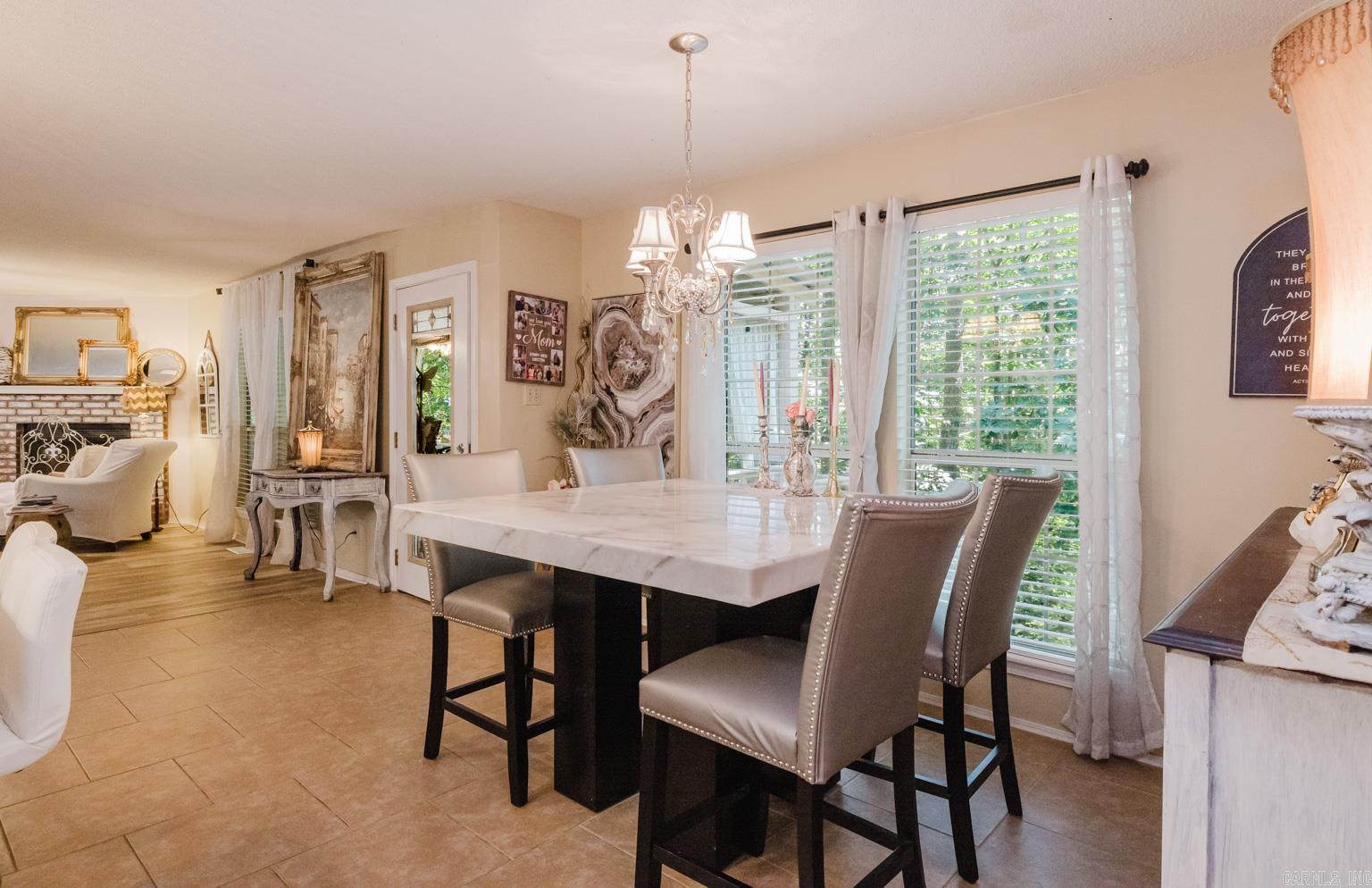 RIVER OAKS - Residential