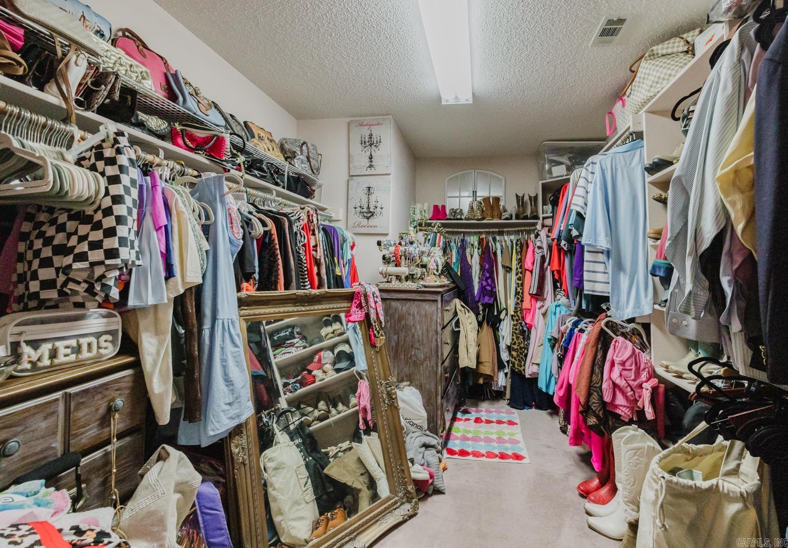 RIVER OAKS - Residential