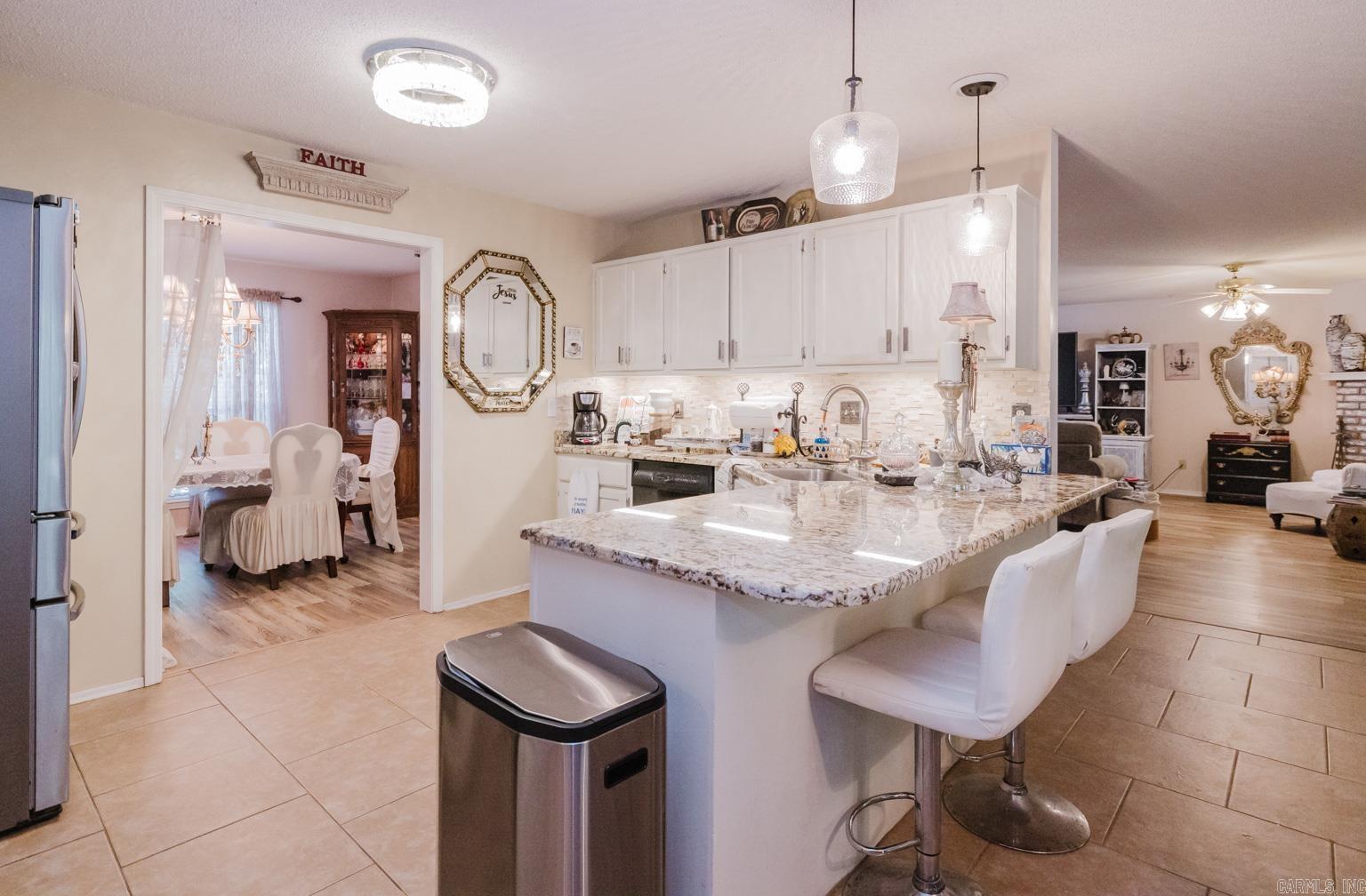 RIVER OAKS - Residential