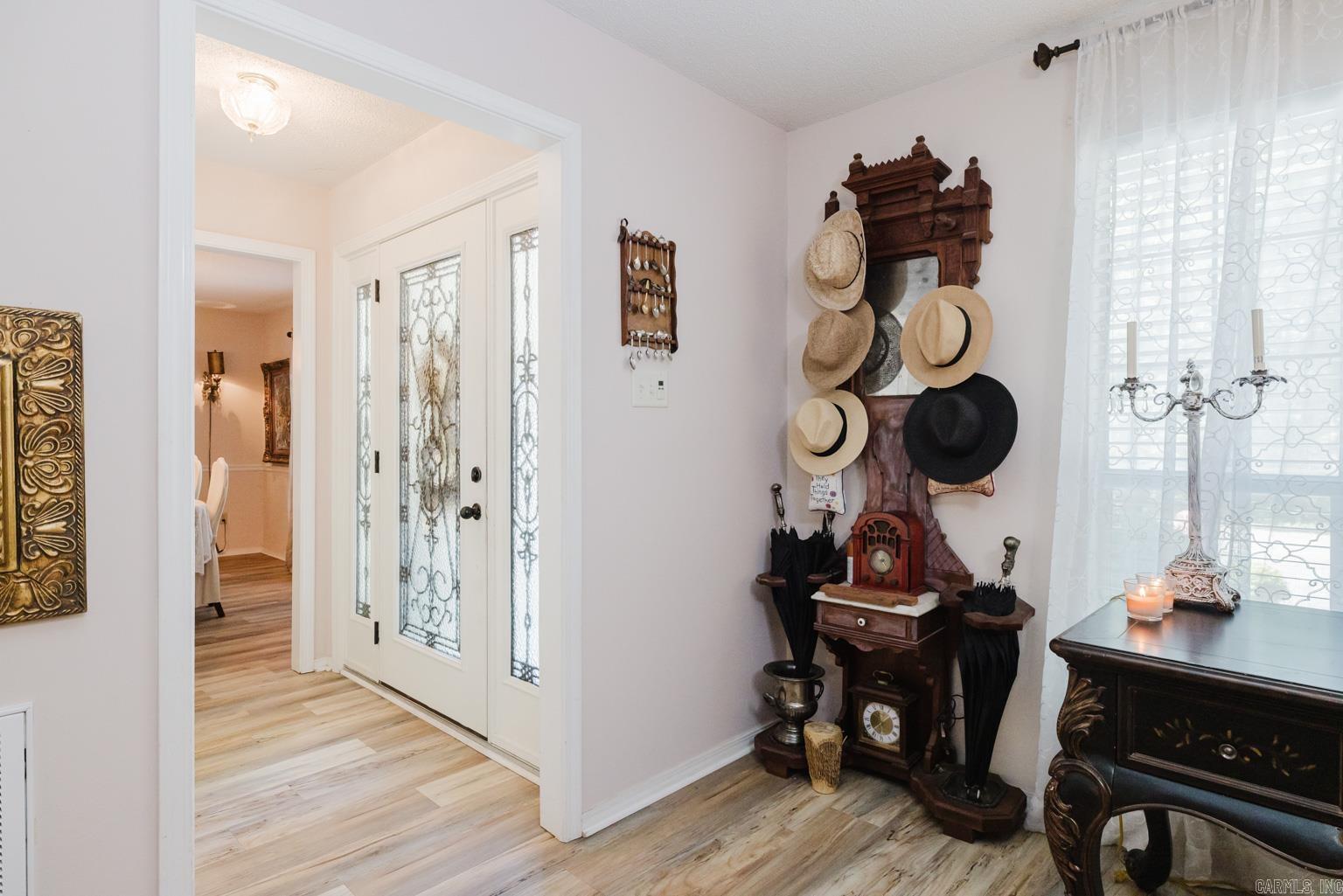 RIVER OAKS - Residential