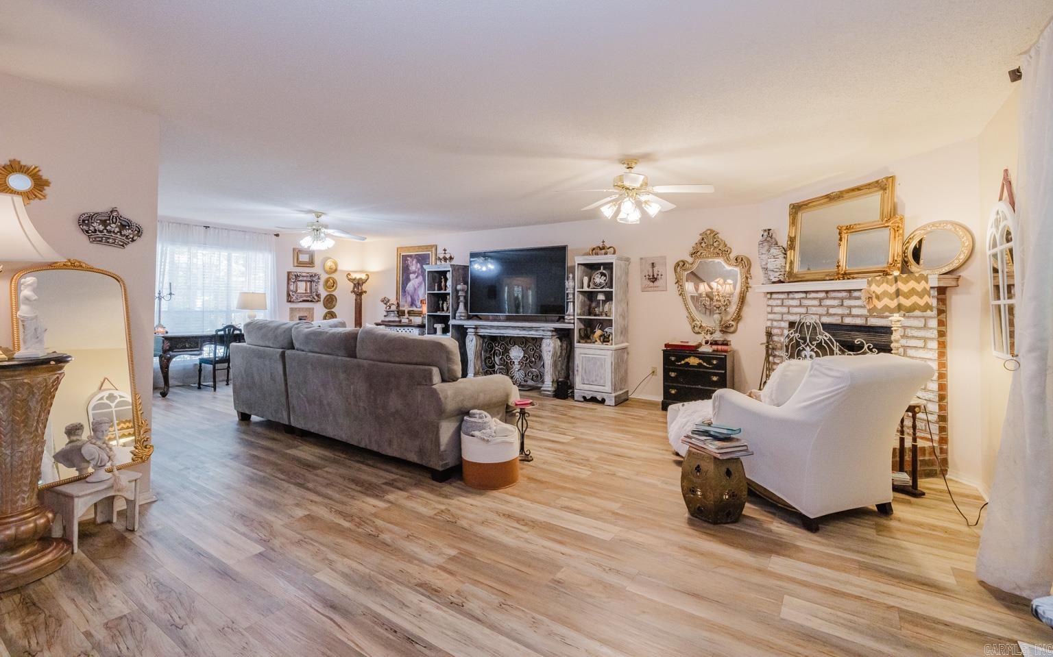 RIVER OAKS - Residential