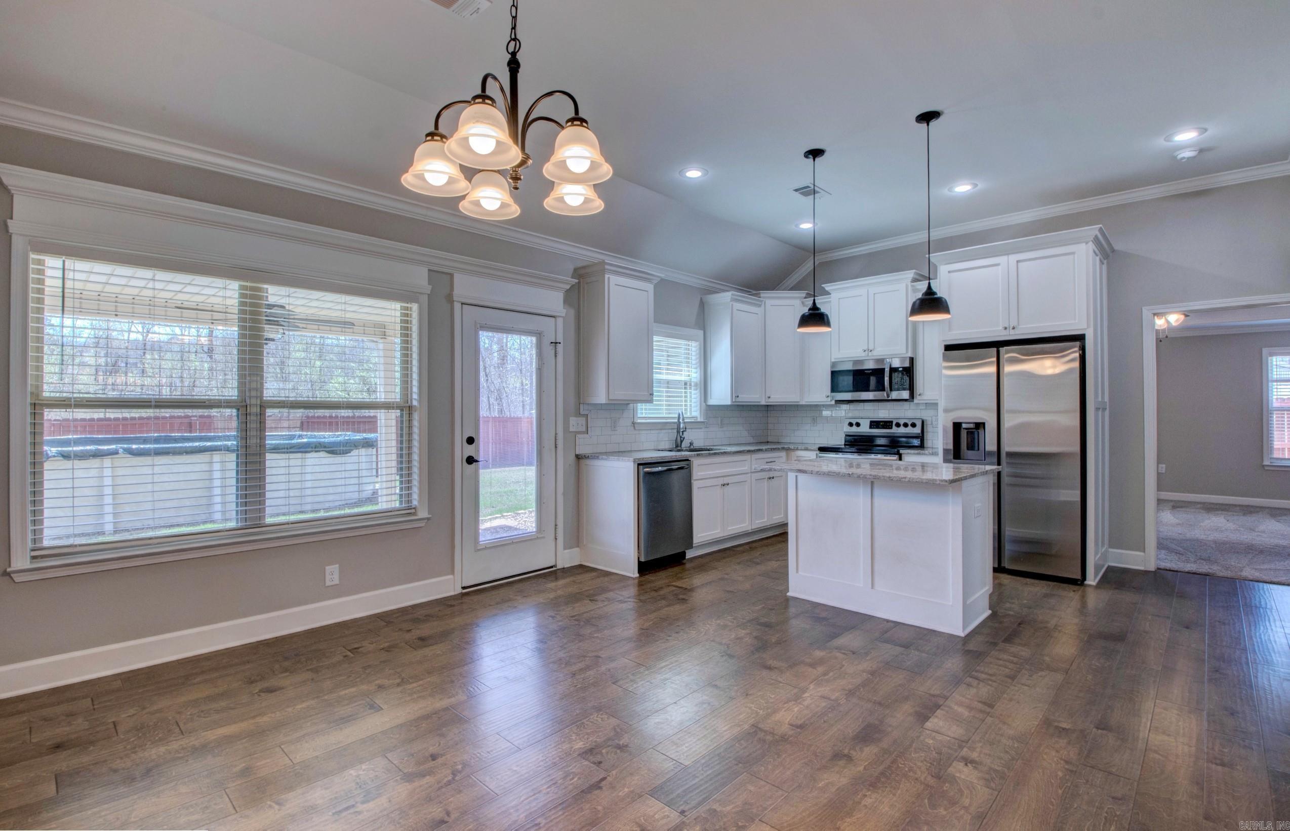 PINEWOOD ESTATES - Residential