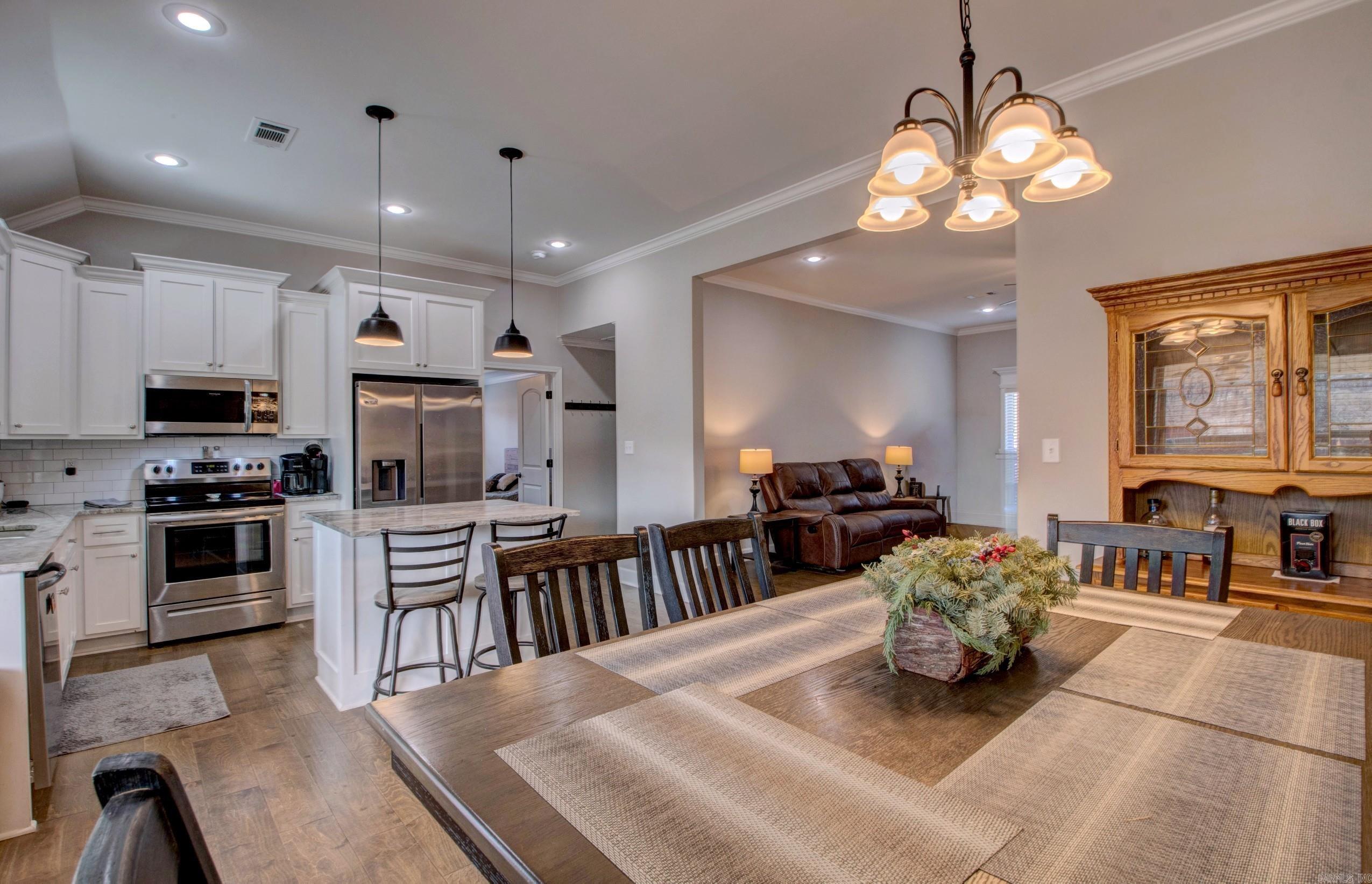 PINEWOOD ESTATES - Residential