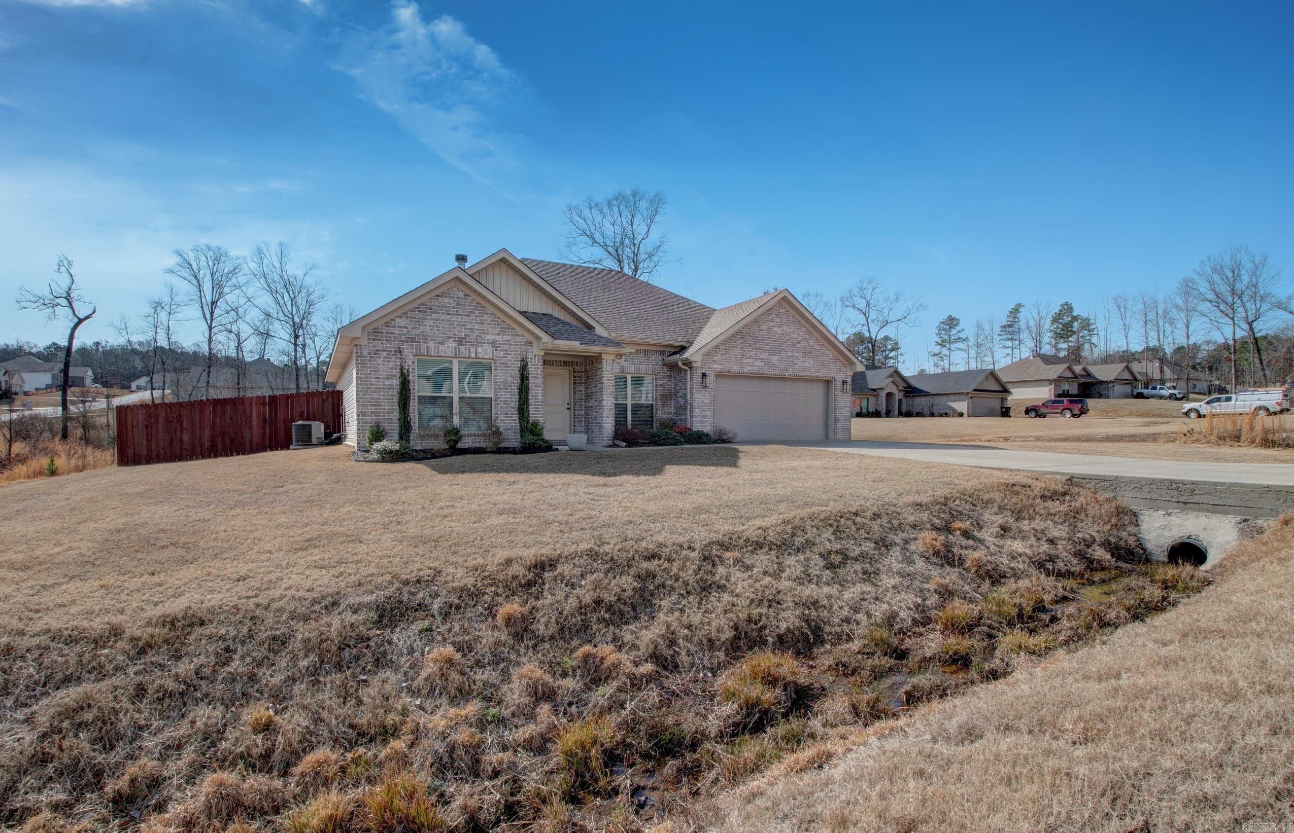 PINEWOOD ESTATES - Residential