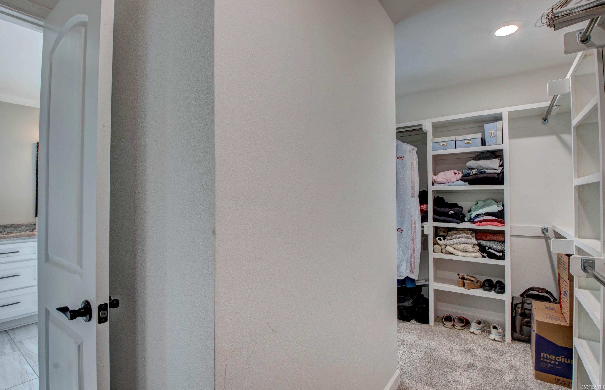 PINEWOOD ESTATES - Residential