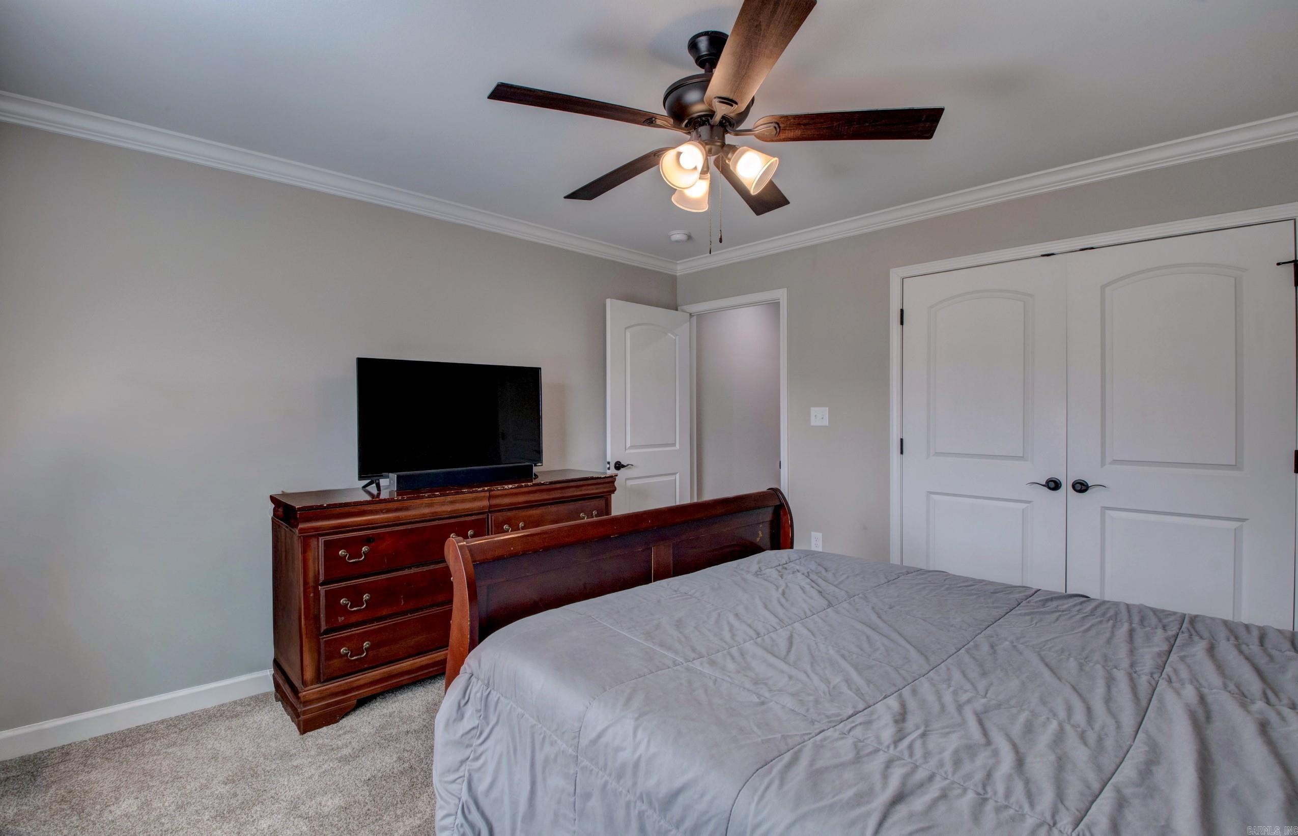 PINEWOOD ESTATES - Residential