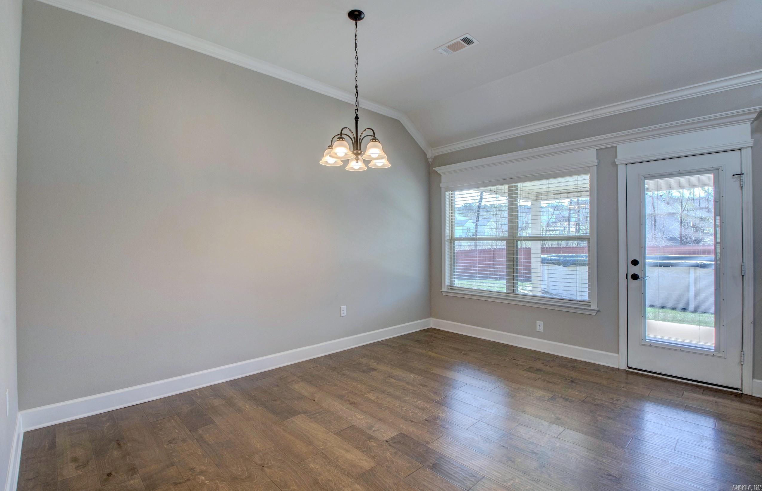 PINEWOOD ESTATES - Residential