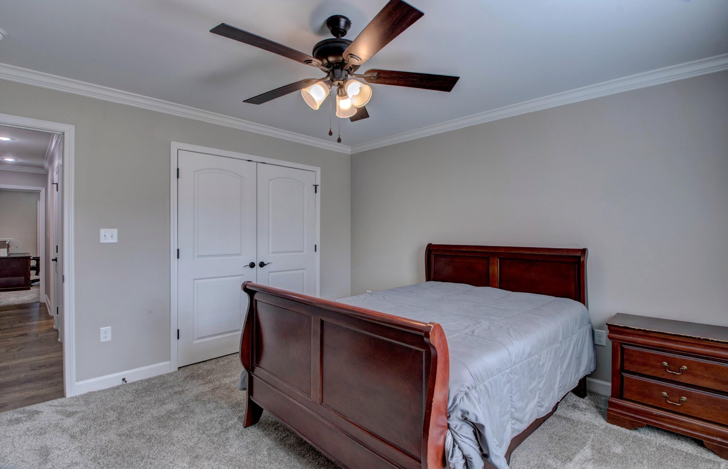 PINEWOOD ESTATES - Residential