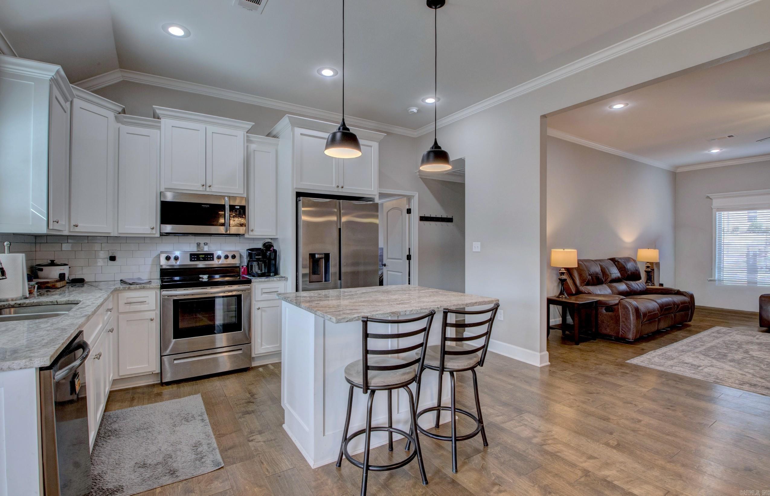 PINEWOOD ESTATES - Residential