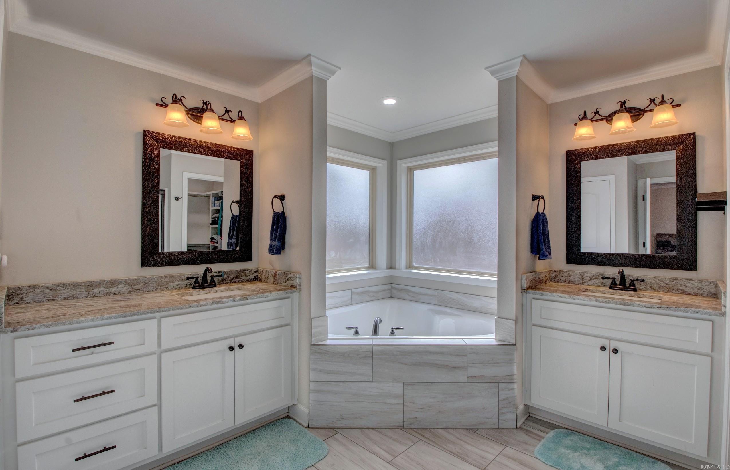 PINEWOOD ESTATES - Residential