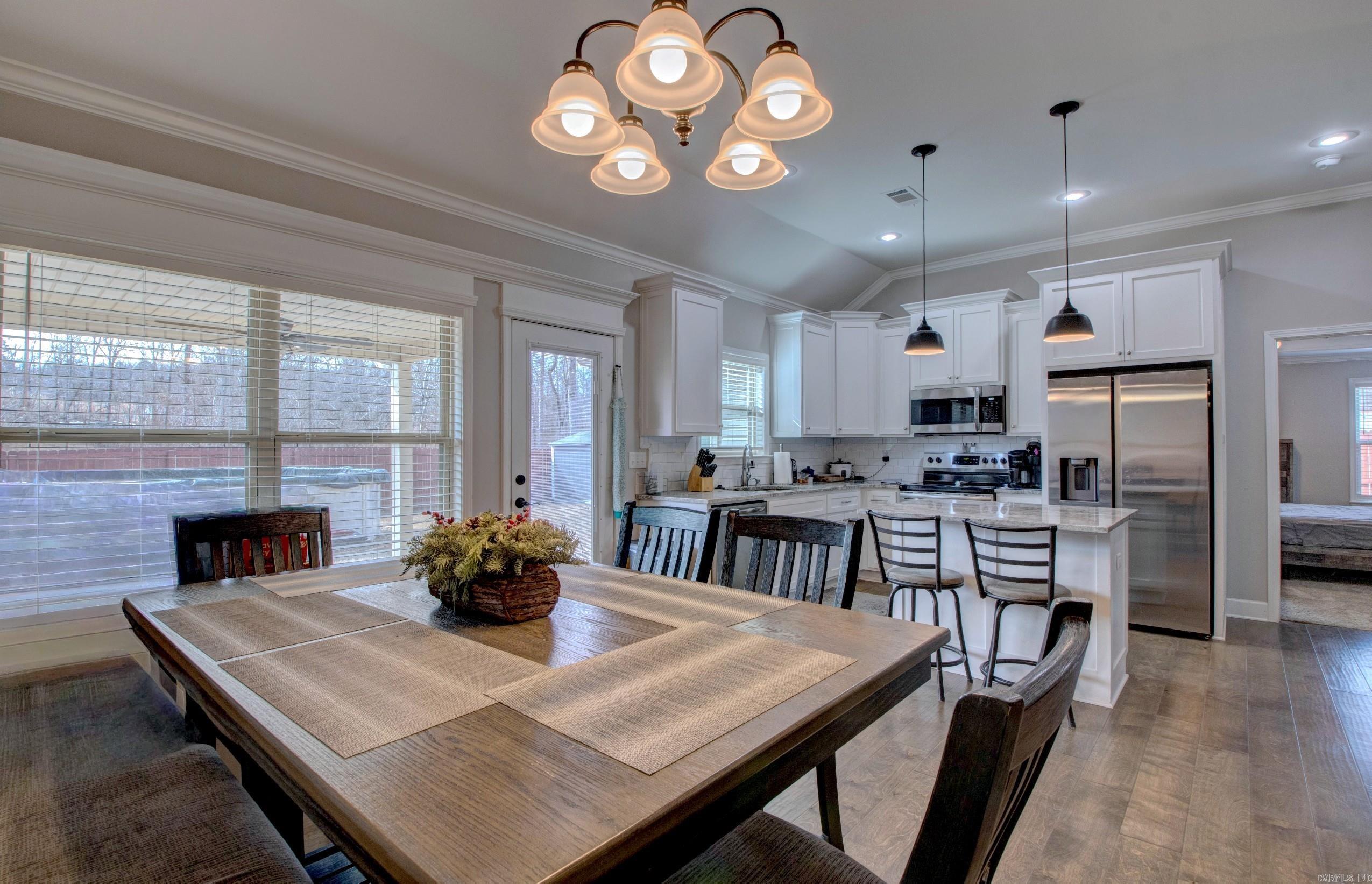 PINEWOOD ESTATES - Residential