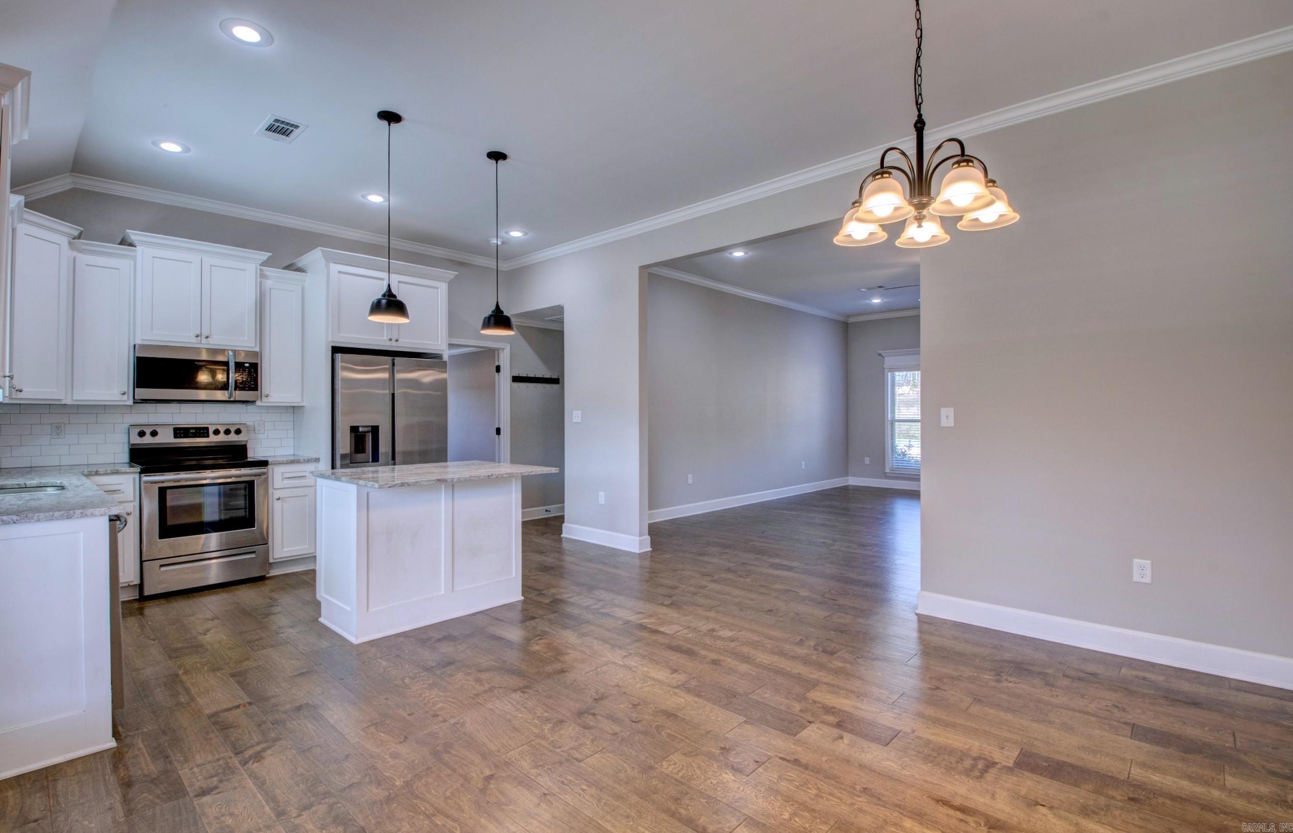 PINEWOOD ESTATES - Residential