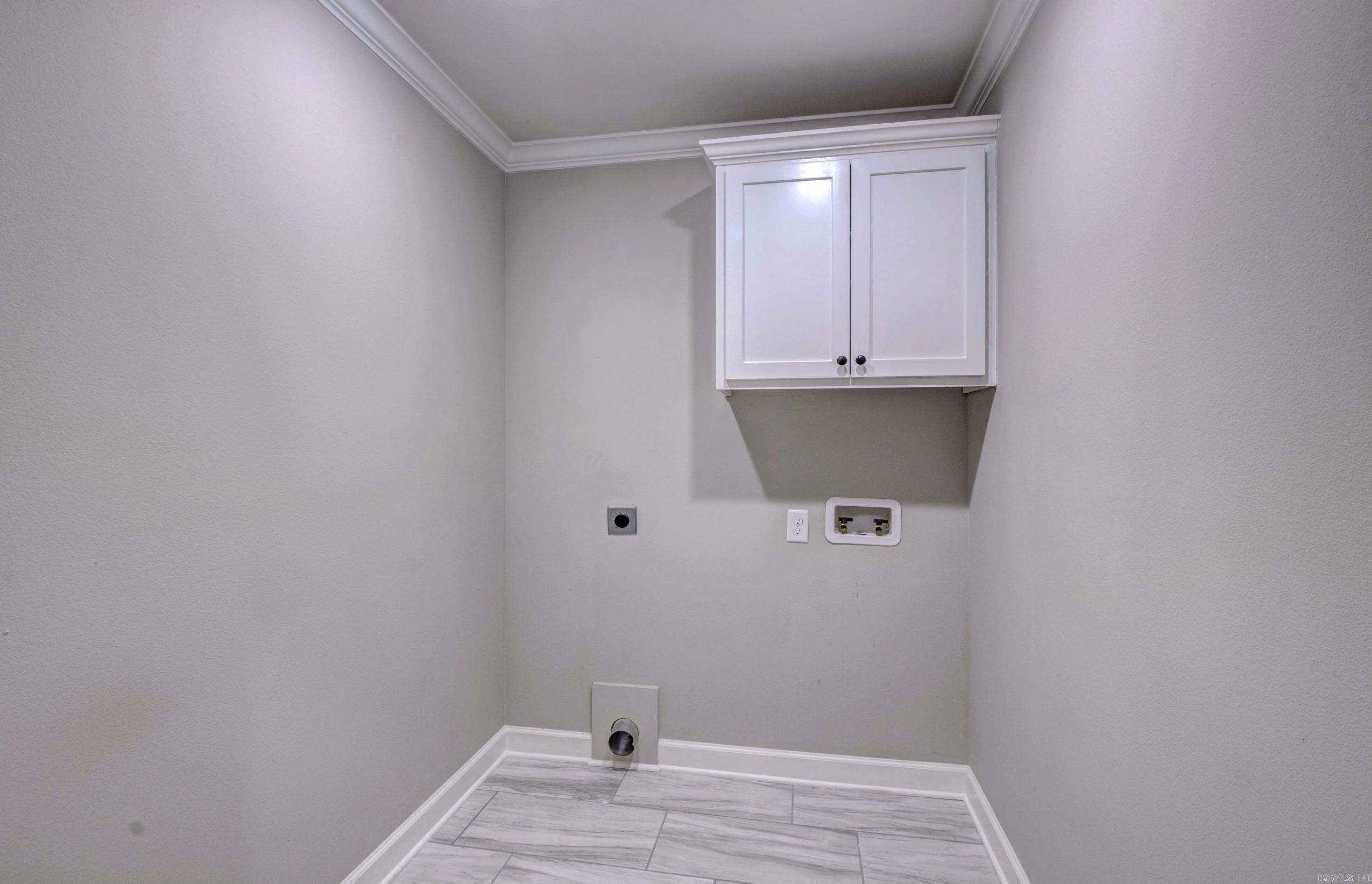 PINEWOOD ESTATES - Residential