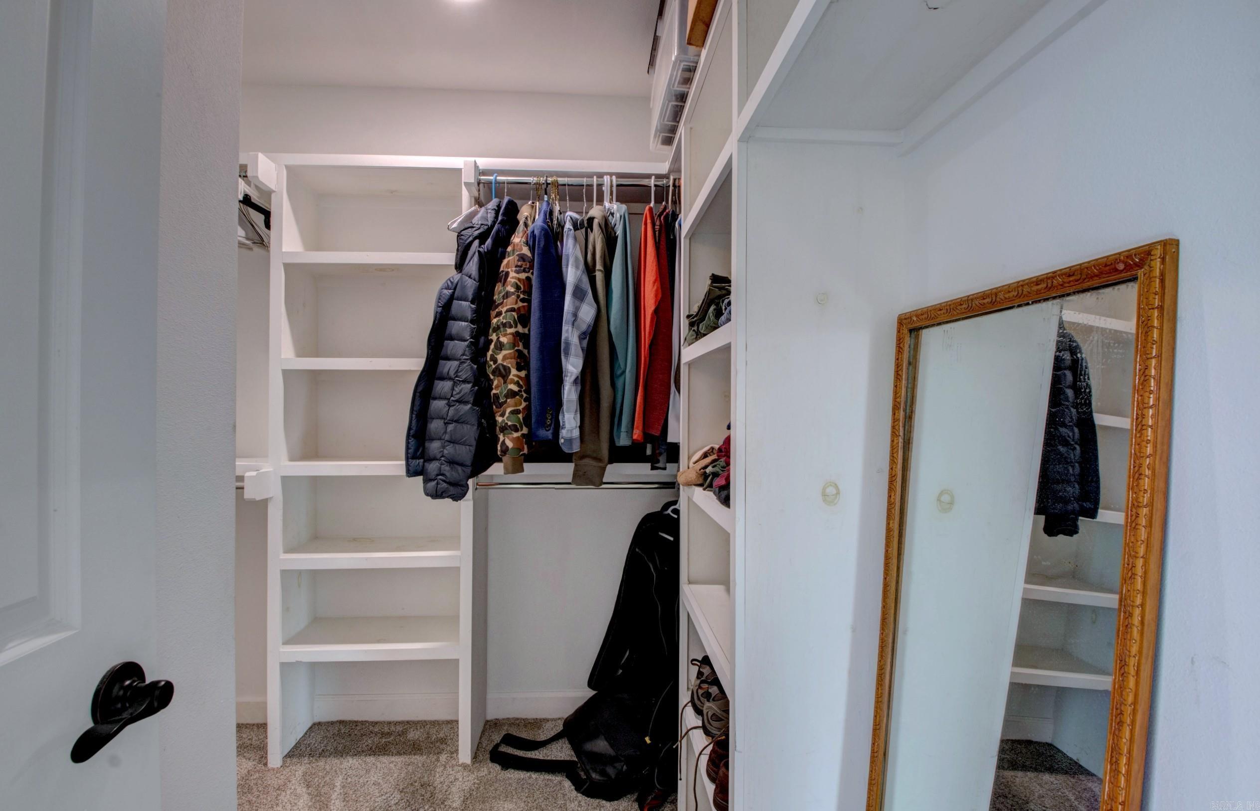 PINEWOOD ESTATES - Residential