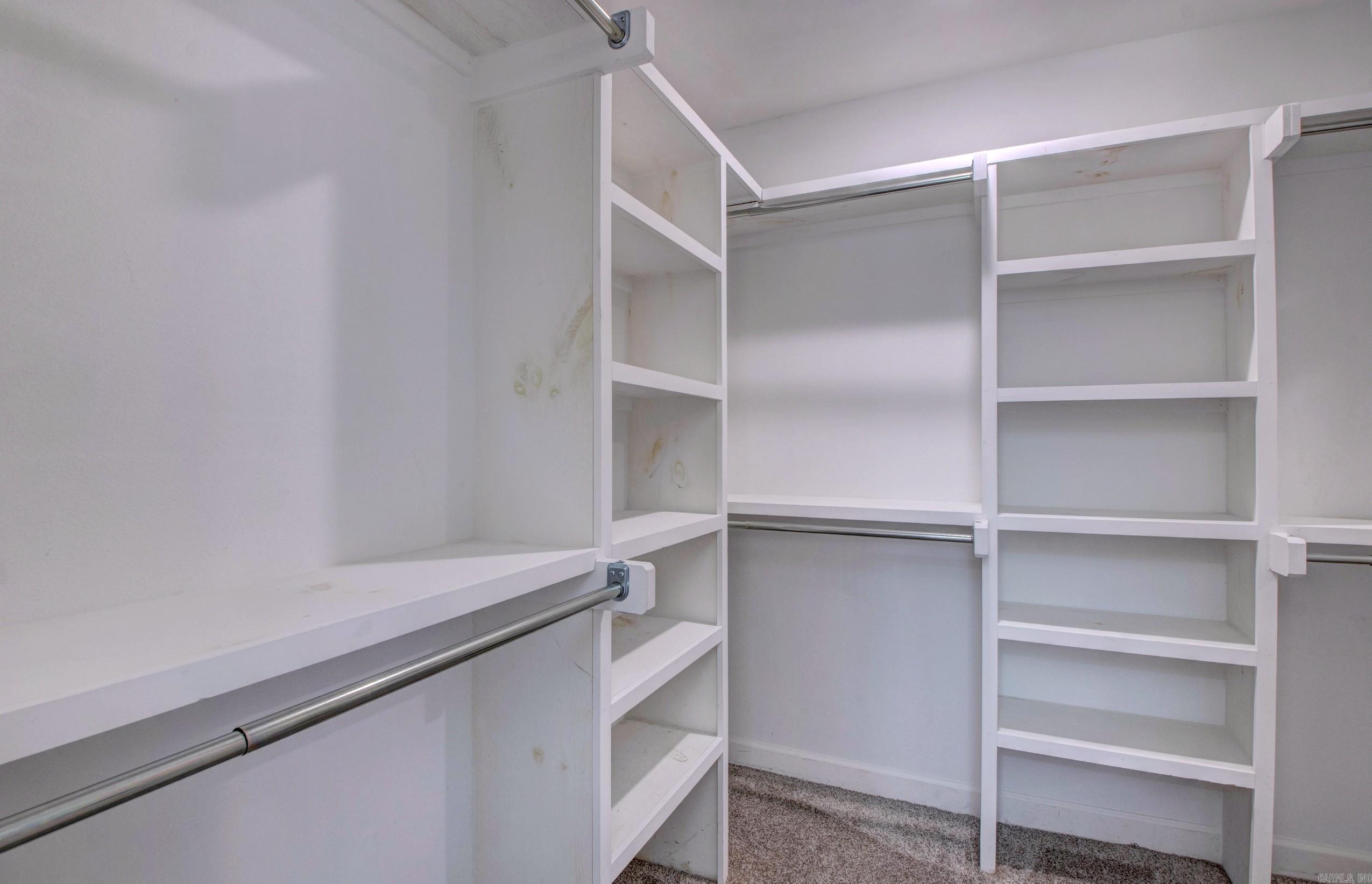 PINEWOOD ESTATES - Residential