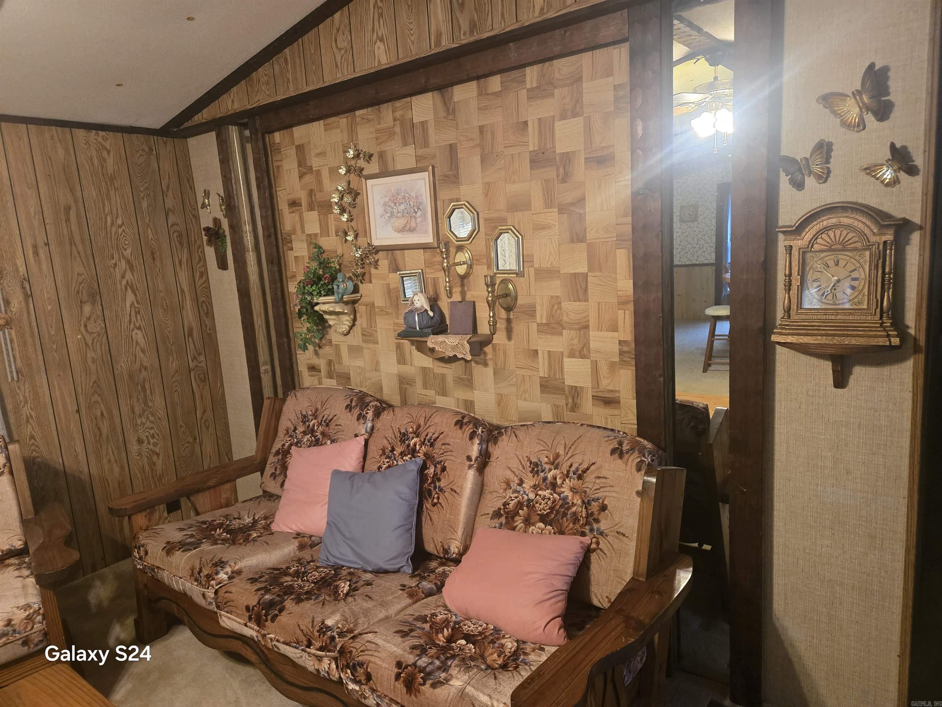 TOMAHAWK VILLAGE - Residential