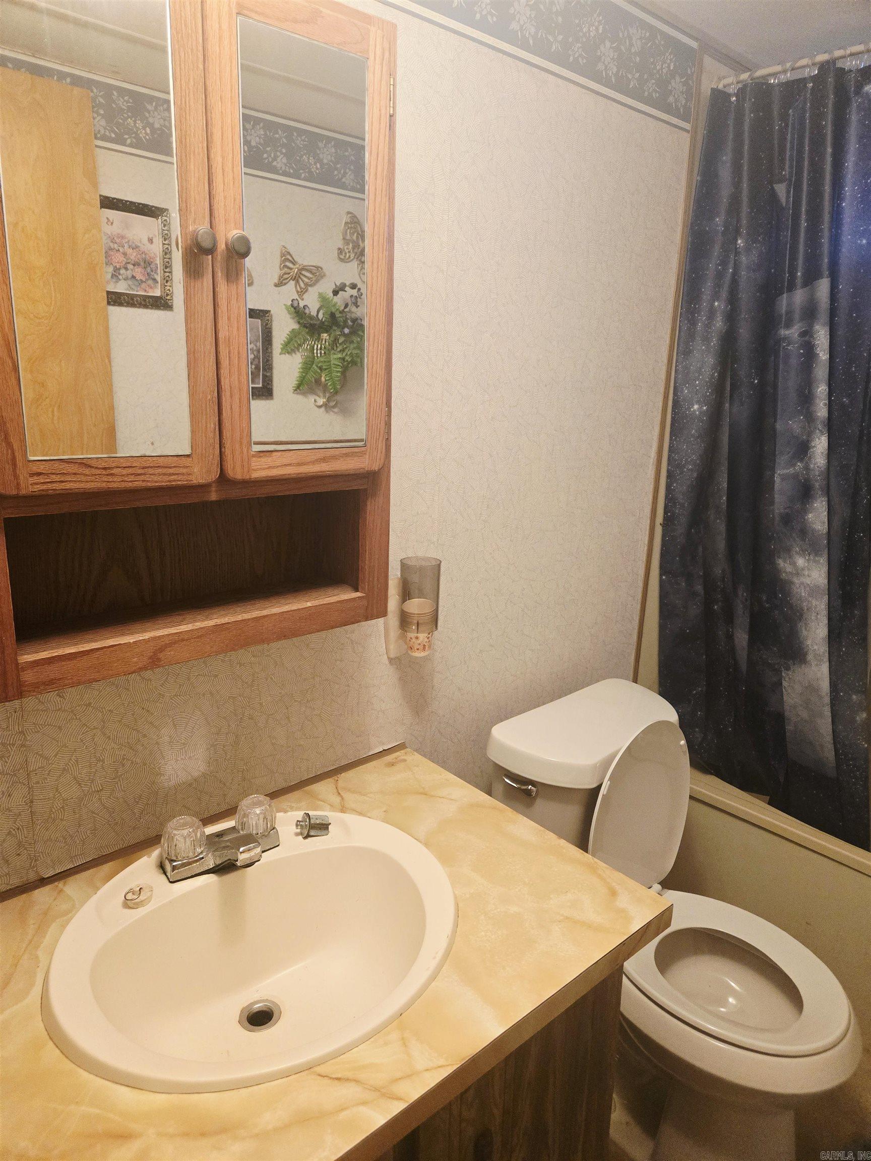 TOMAHAWK VILLAGE - Residential