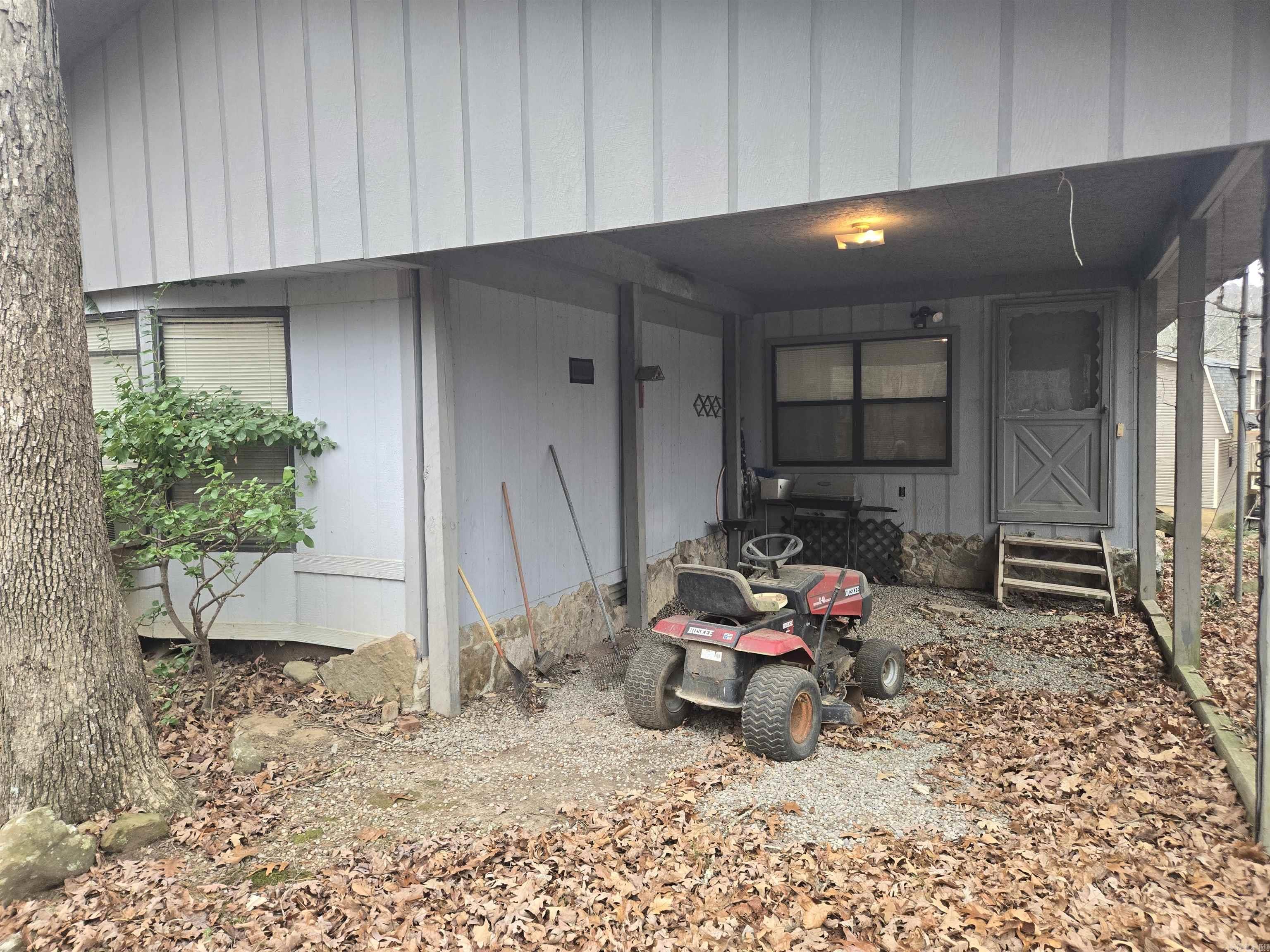 TOMAHAWK VILLAGE - Residential