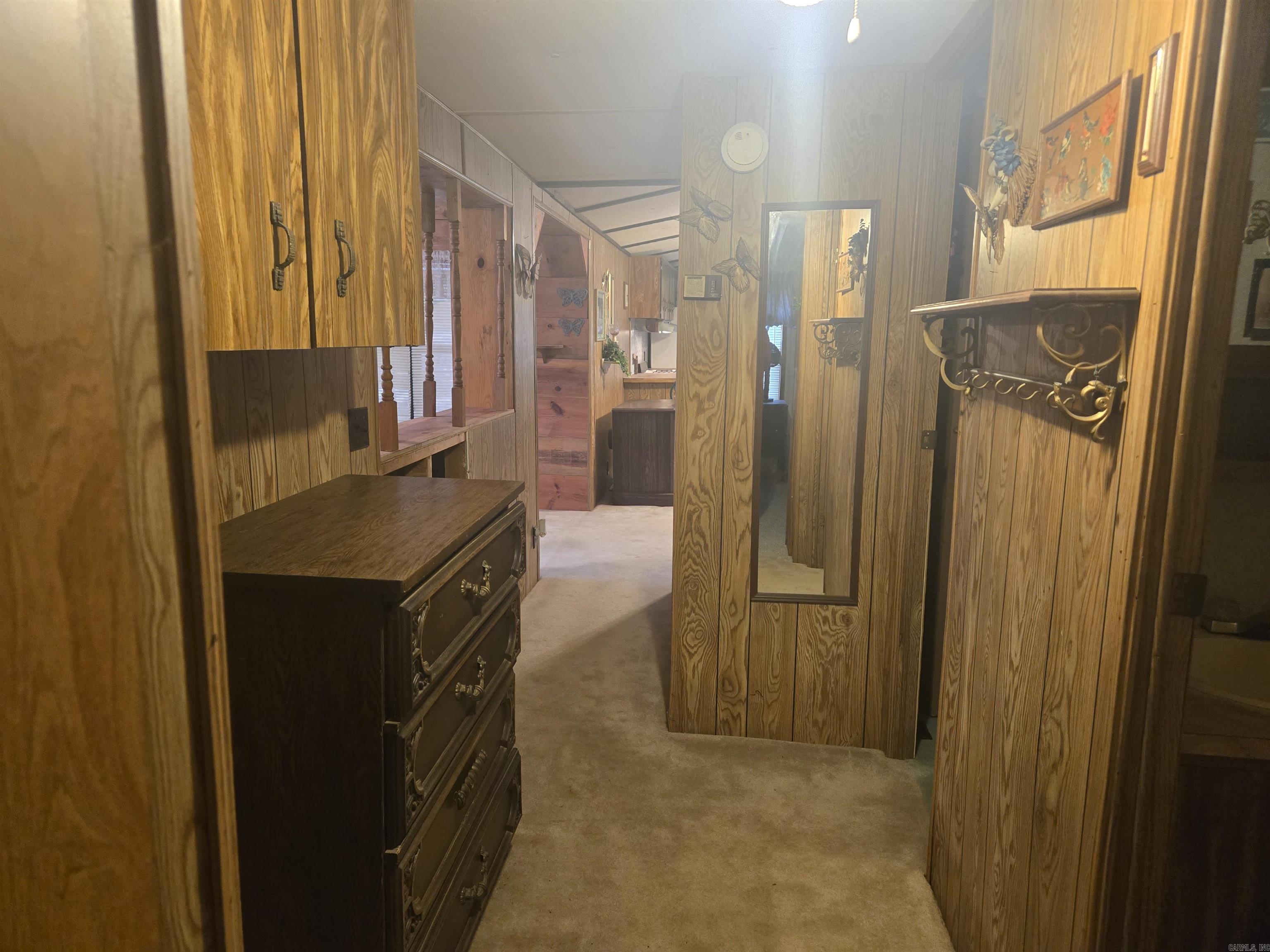 TOMAHAWK VILLAGE - Residential