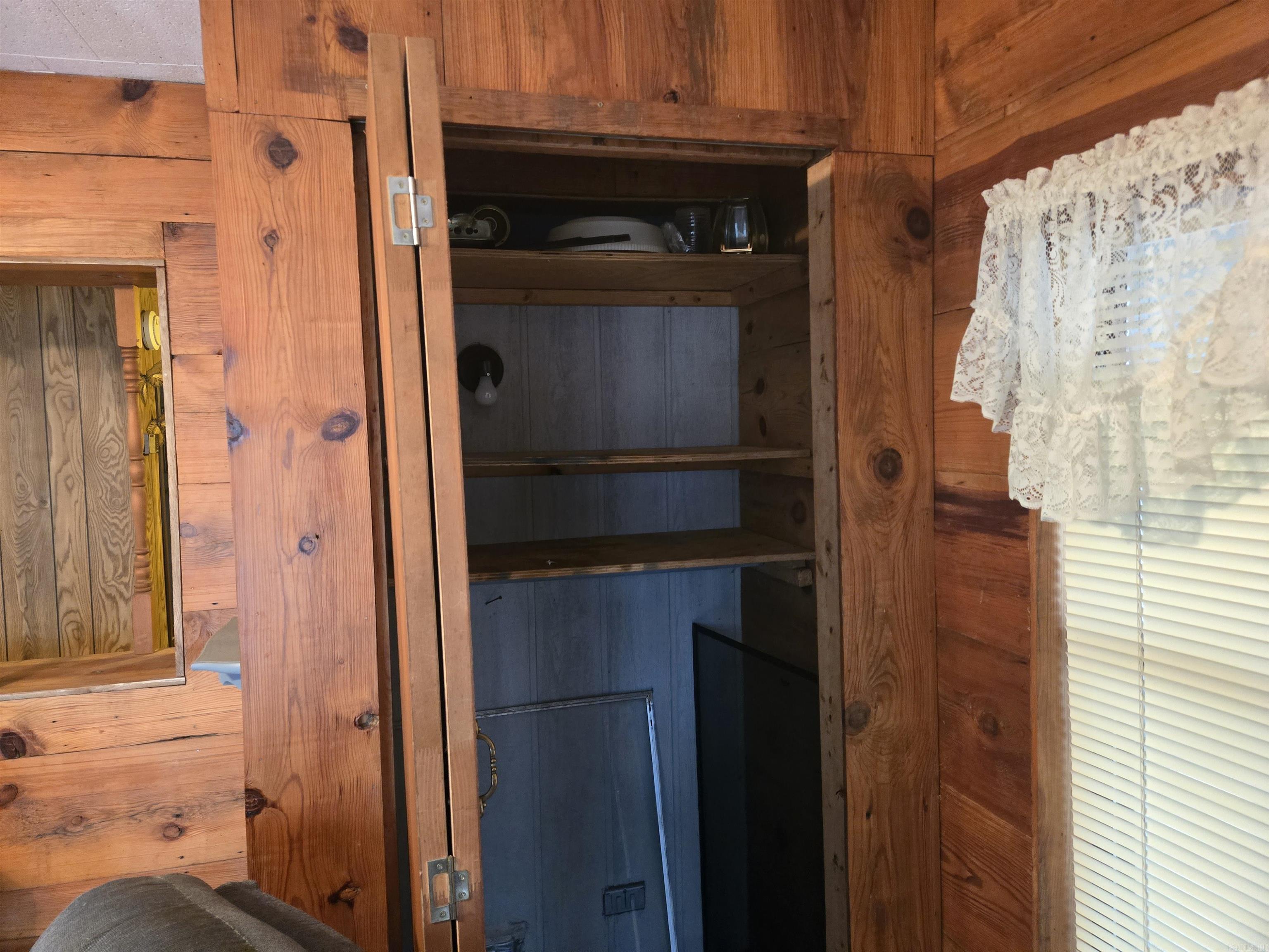 TOMAHAWK VILLAGE - Residential