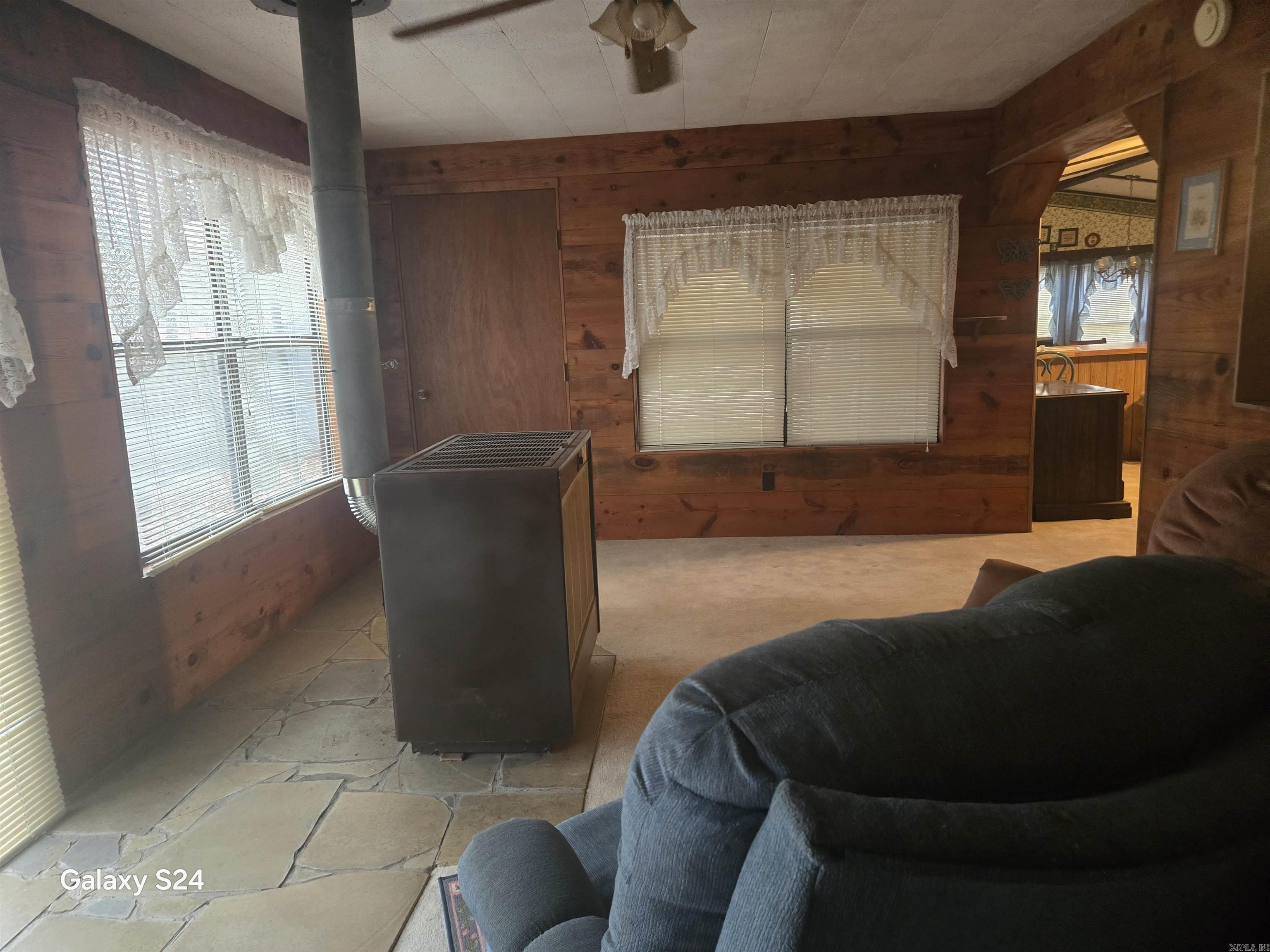 TOMAHAWK VILLAGE - Residential