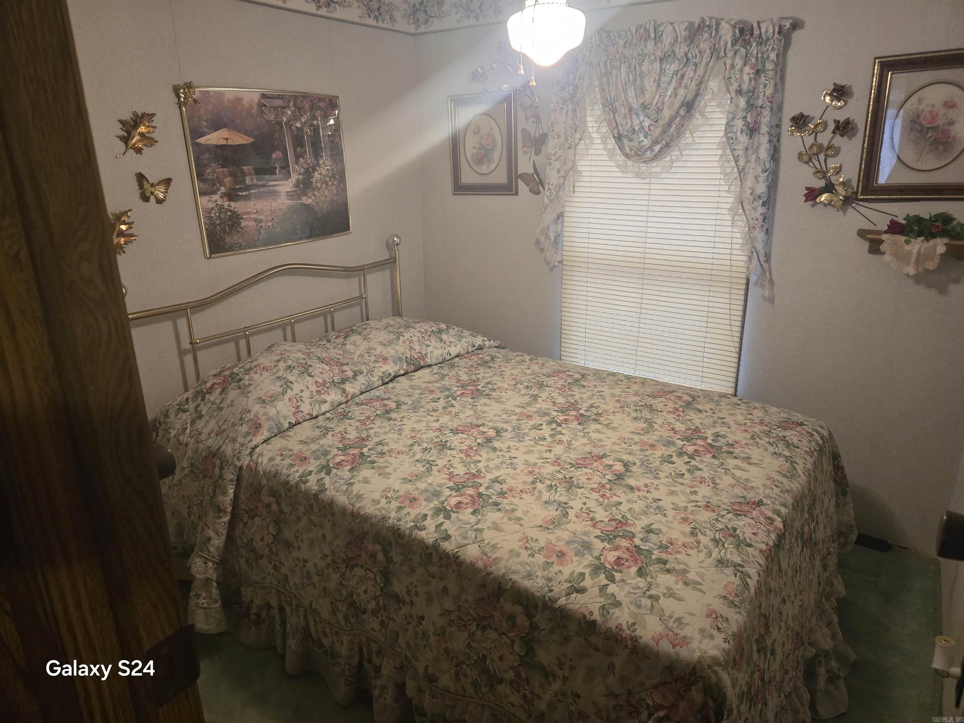 TOMAHAWK VILLAGE - Residential