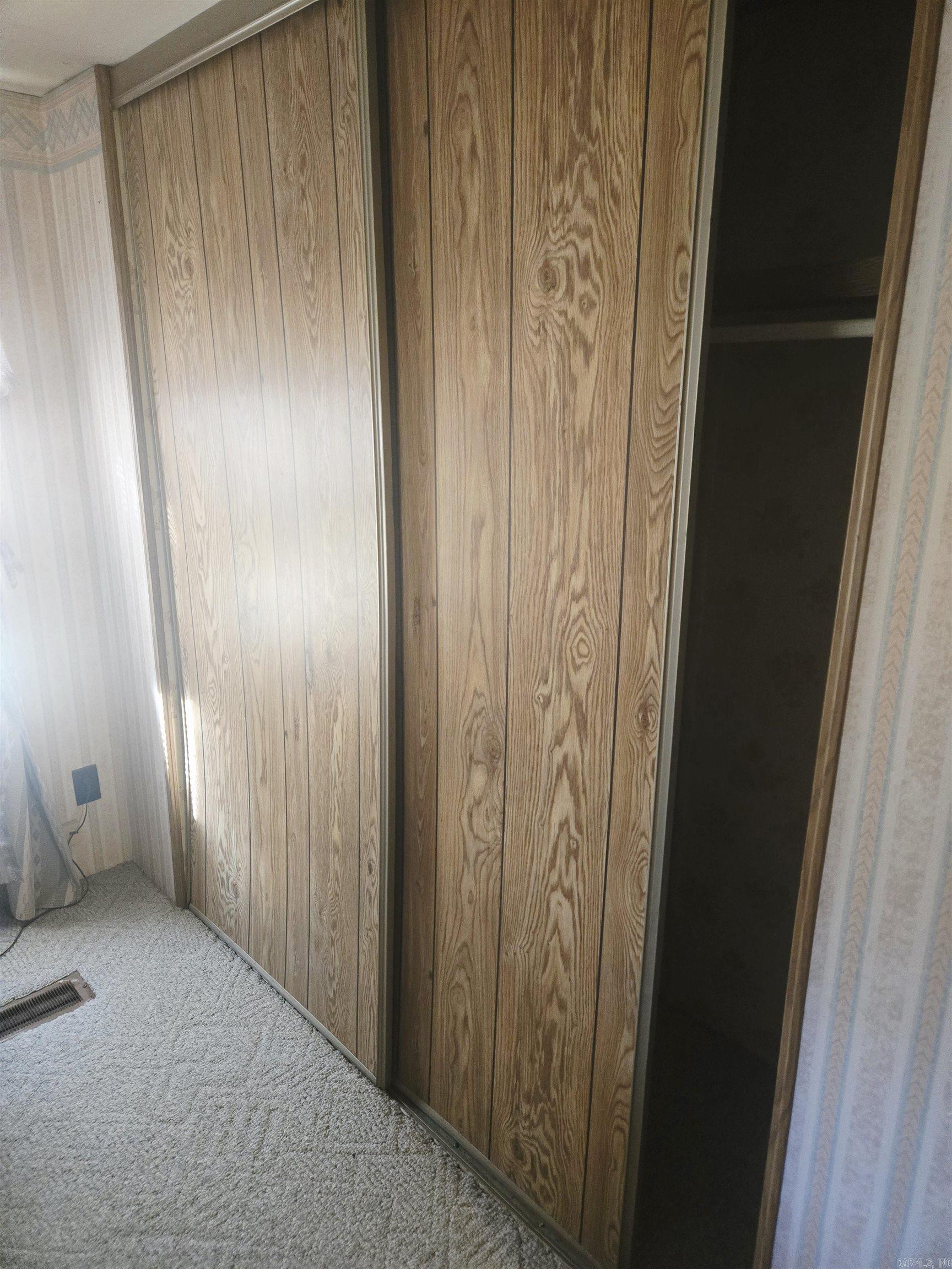 TOMAHAWK VILLAGE - Residential