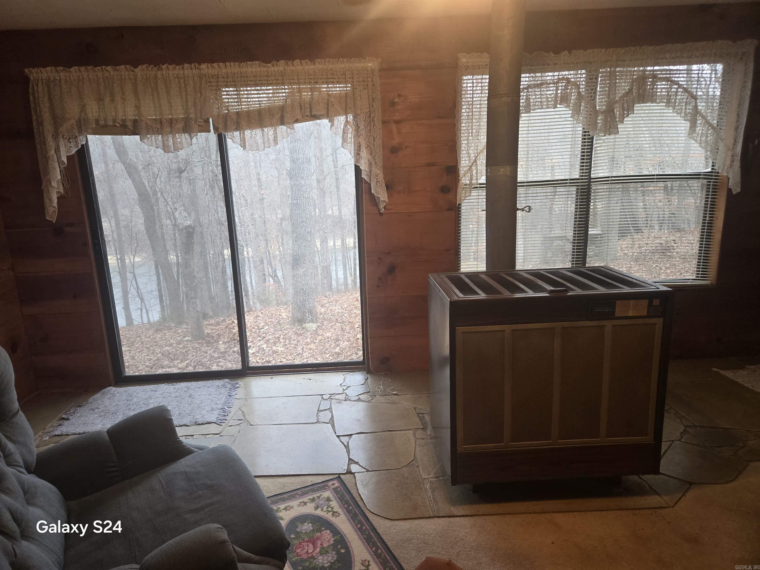 TOMAHAWK VILLAGE - Residential