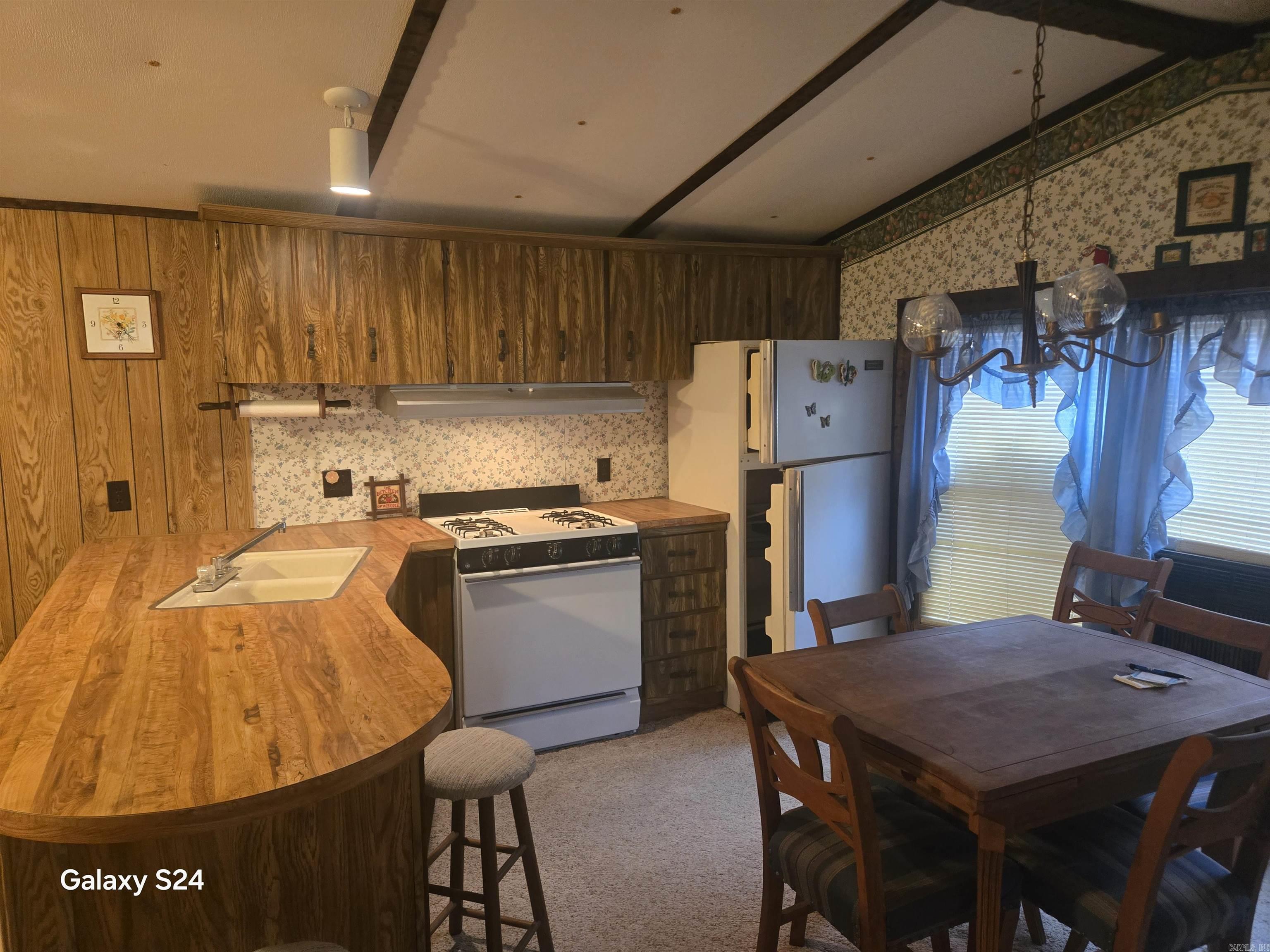 TOMAHAWK VILLAGE - Residential