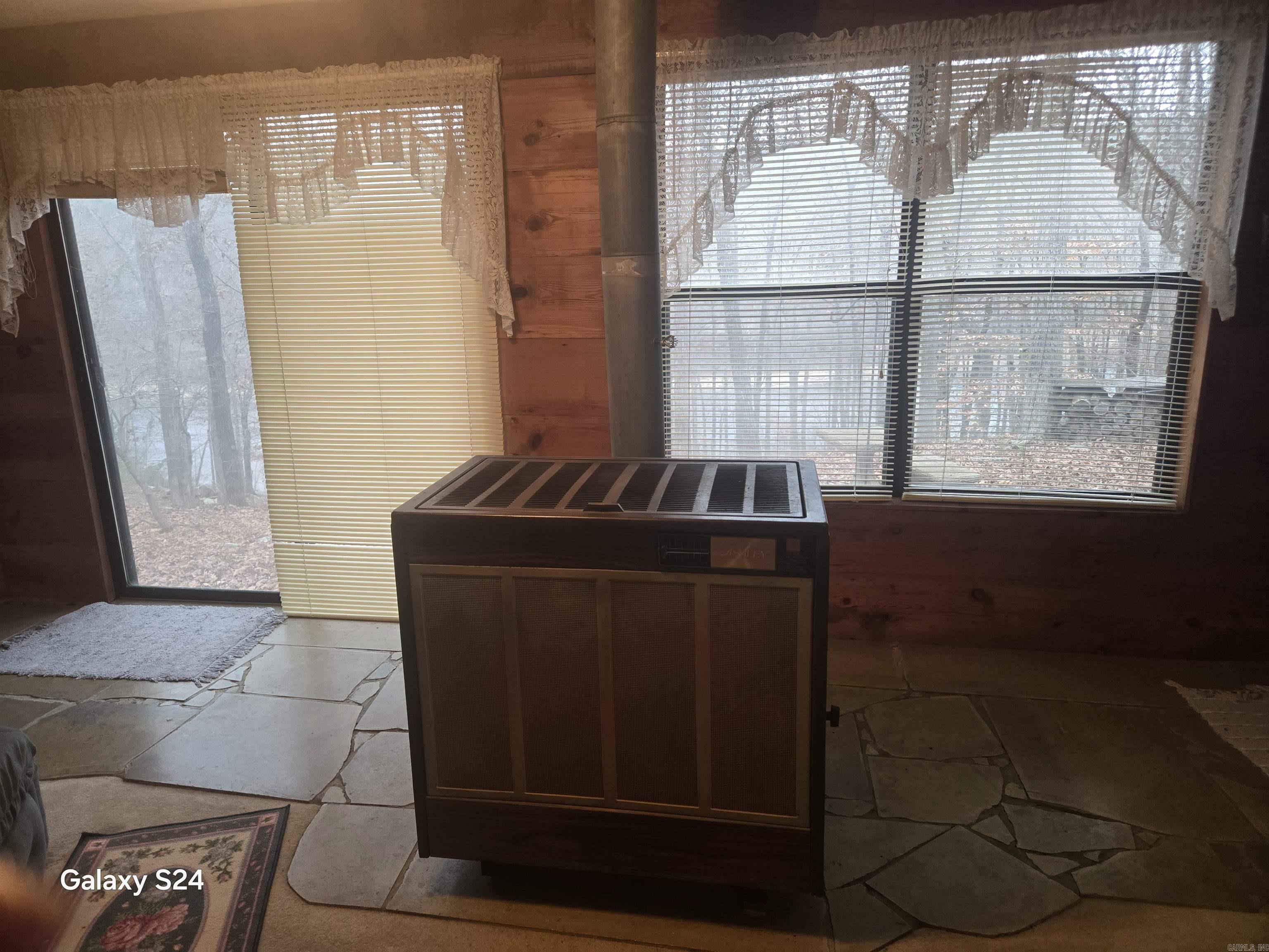 TOMAHAWK VILLAGE - Residential