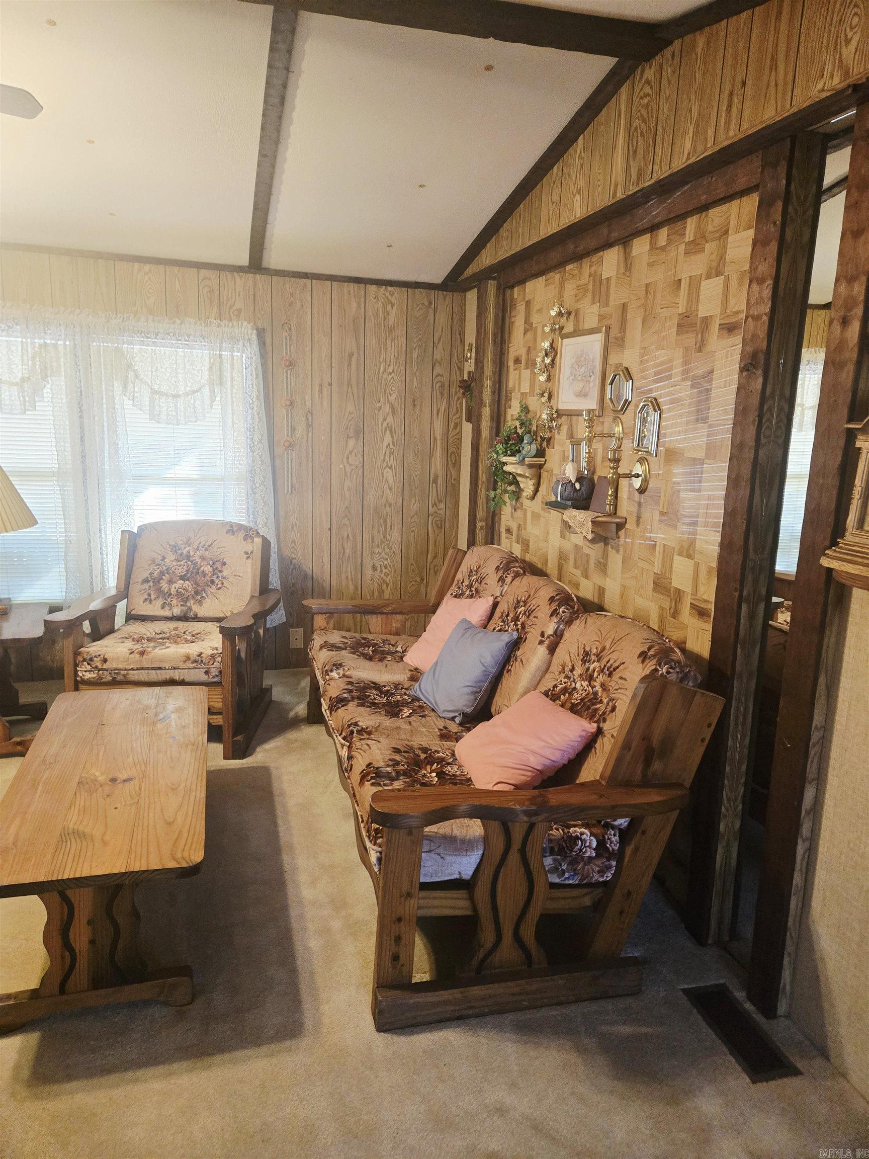 TOMAHAWK VILLAGE - Residential