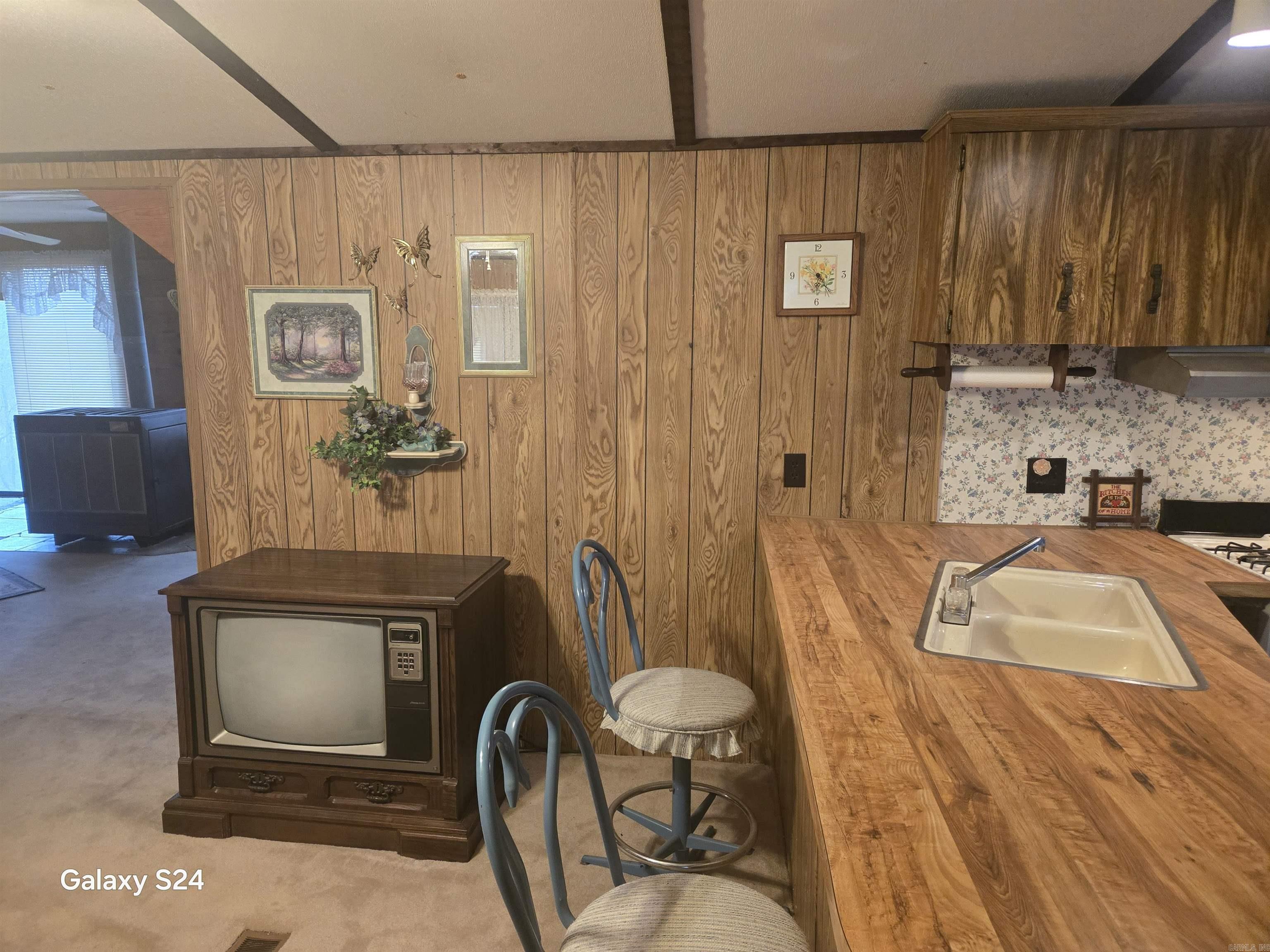 TOMAHAWK VILLAGE - Residential