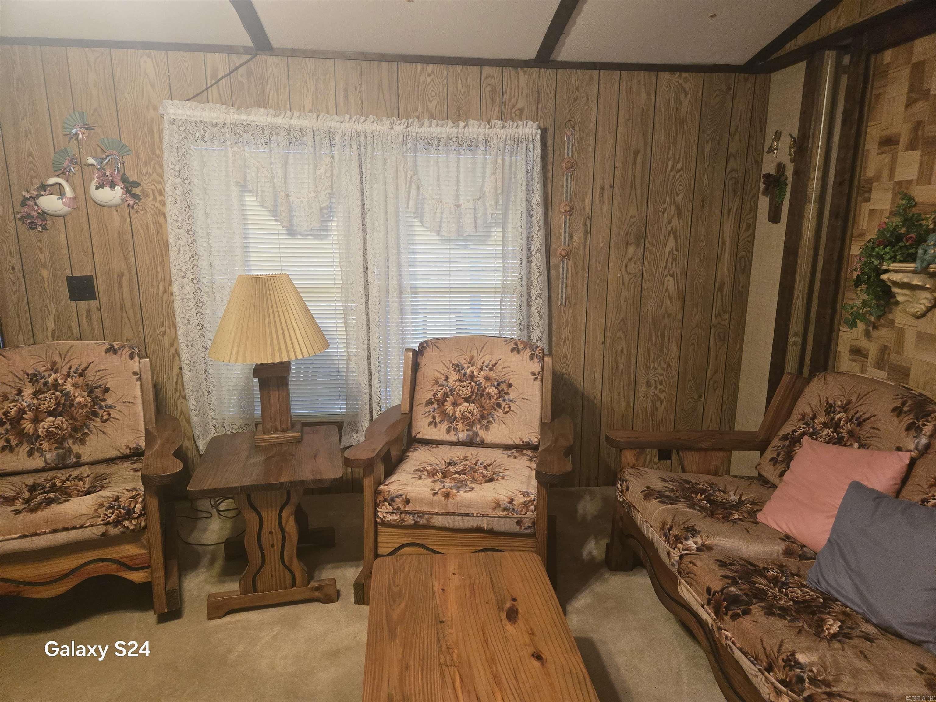 TOMAHAWK VILLAGE - Residential