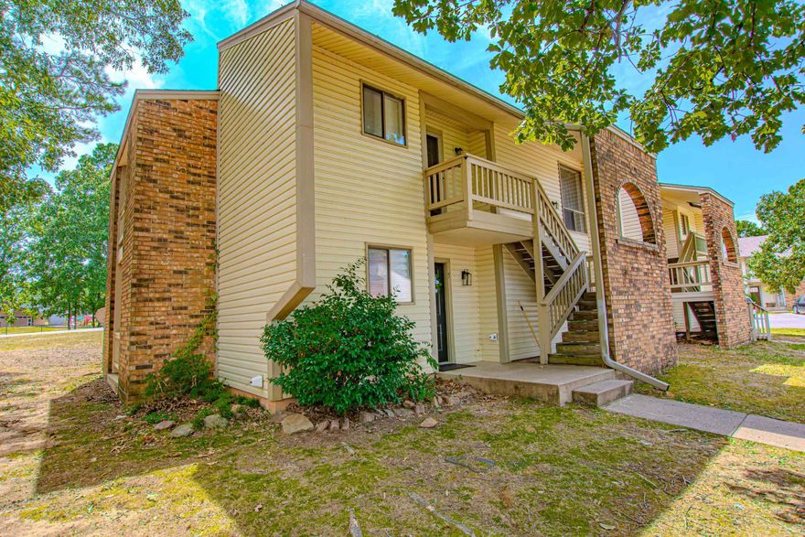 You must see this totally remodeled Condo in Maumelle!! Perfect for first time buyers and priced to sell!! The remodel includes all new kitchen, baths, floors, fixtures, electrical panel, Lighting, painting, blinds, drapes, air ducts professionally cleaned and more. All electrical and plumbing performed by licensed electricians and plumbers. Fireplace is only decorative.  See attached documents for more information. Take a look today!! Agent see showing remarks.