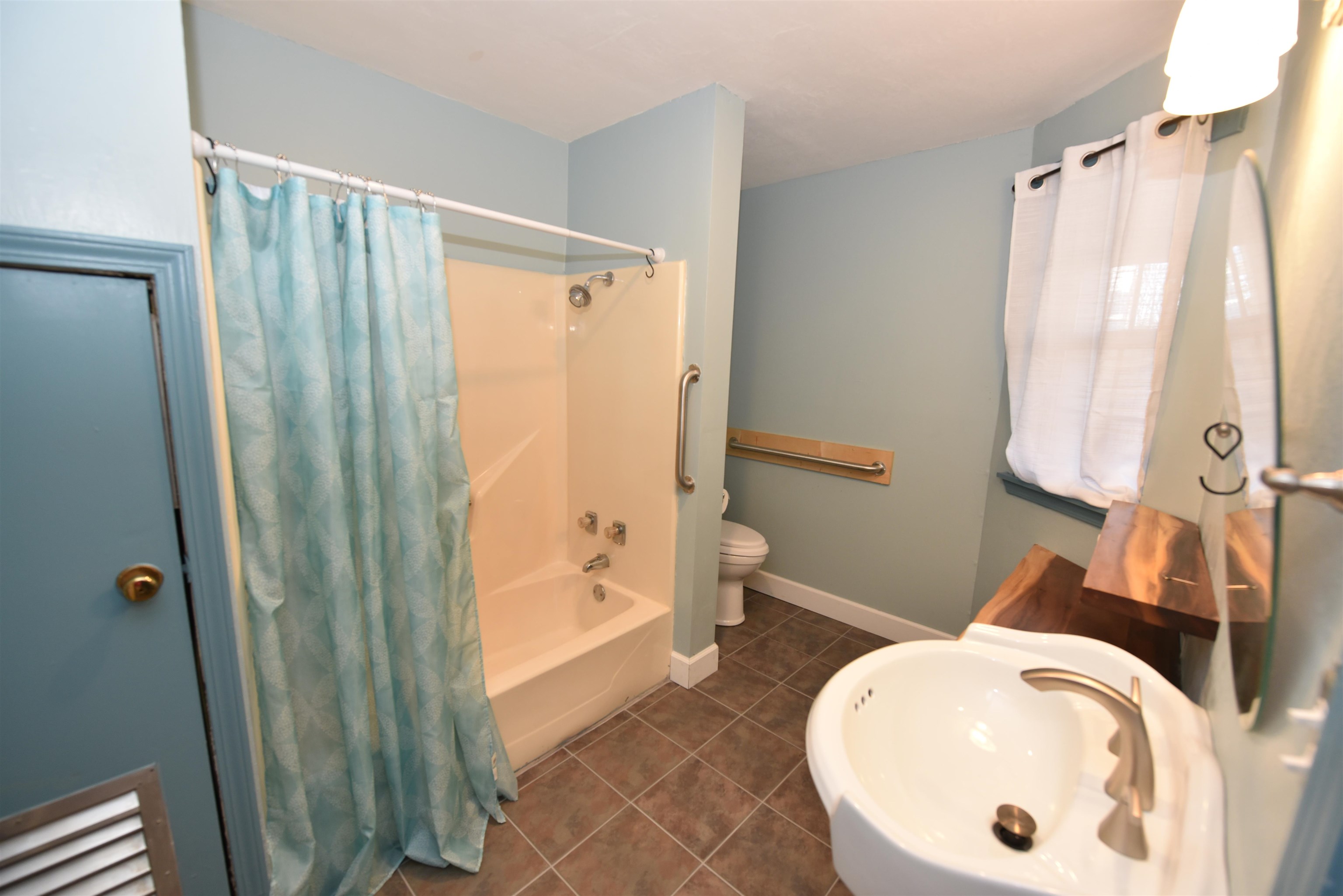 SUMMERHILL PLACE CONDOS - Residential