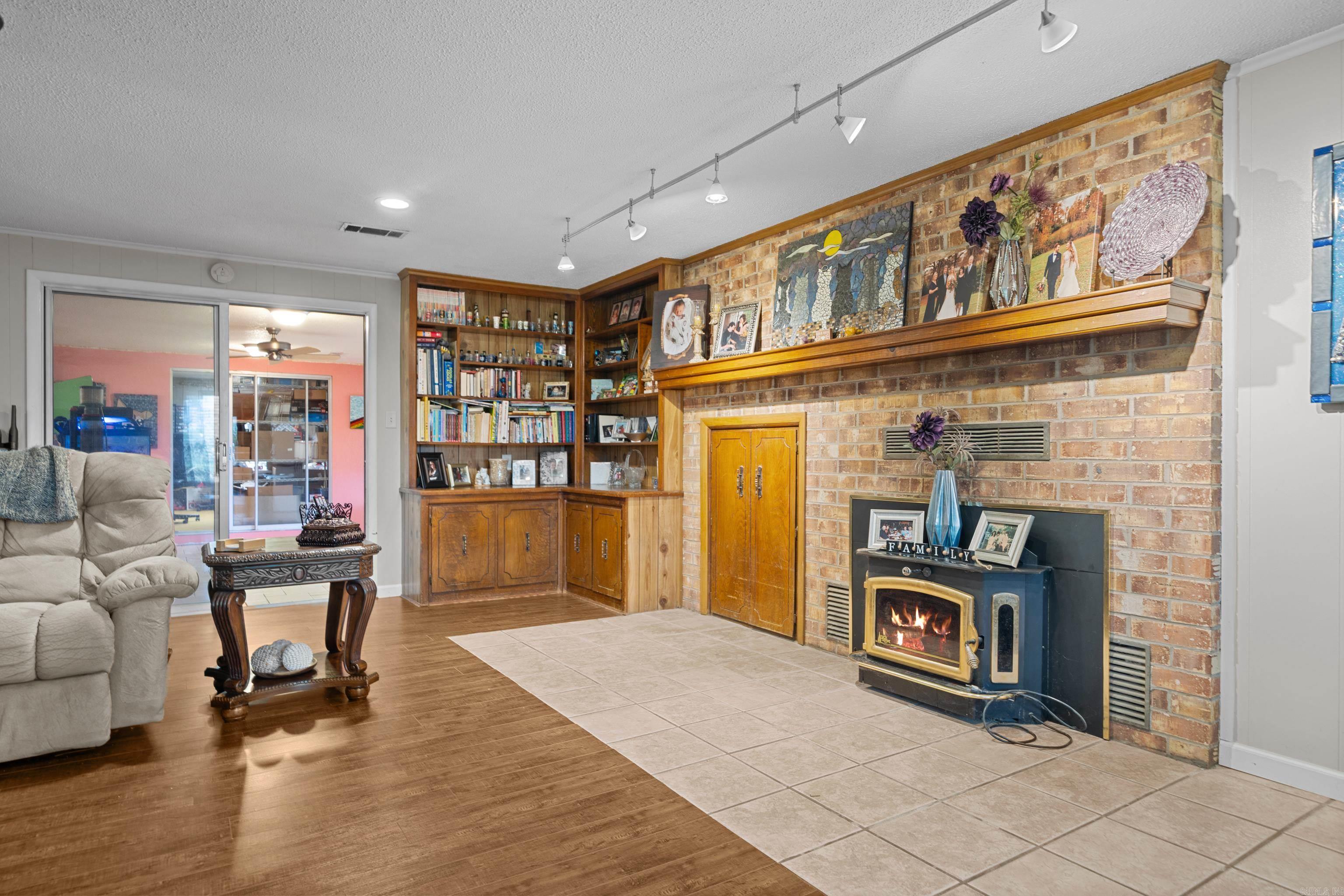 BISMARCK ESTATES - Residential