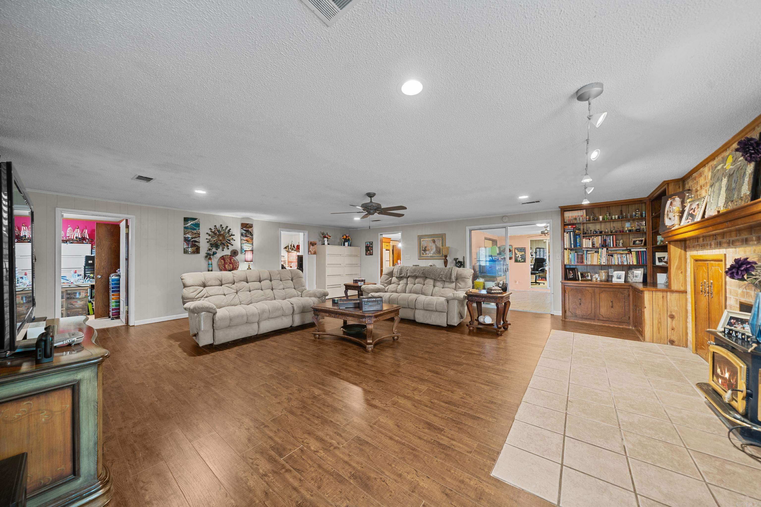 BISMARCK ESTATES - Residential