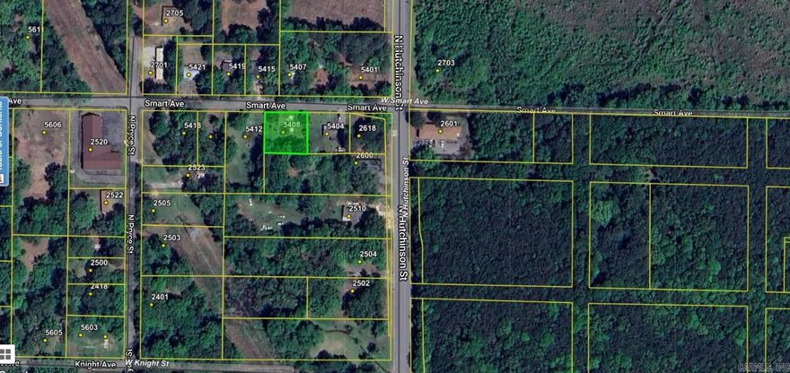 Small residential lot. Fenced, utilites in place including septic tank