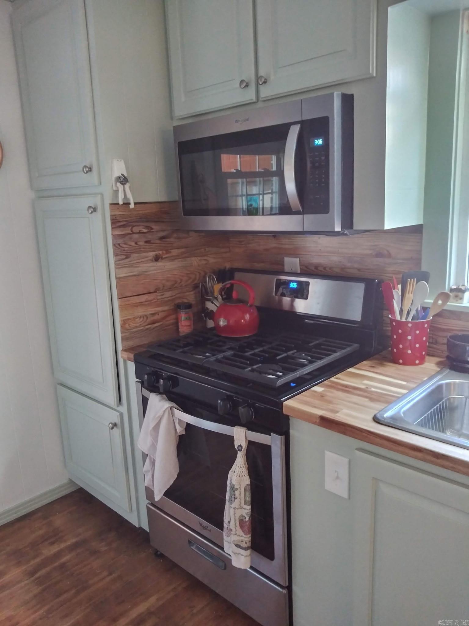 COKER HAMPTON - Residential