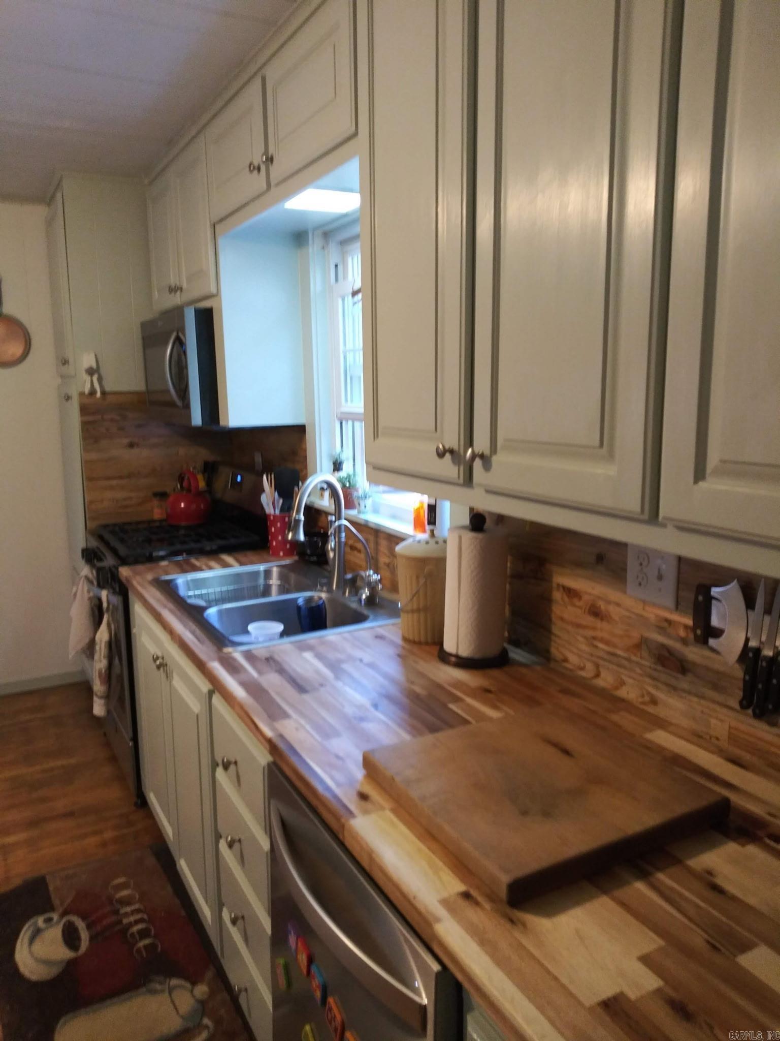 COKER HAMPTON - Residential